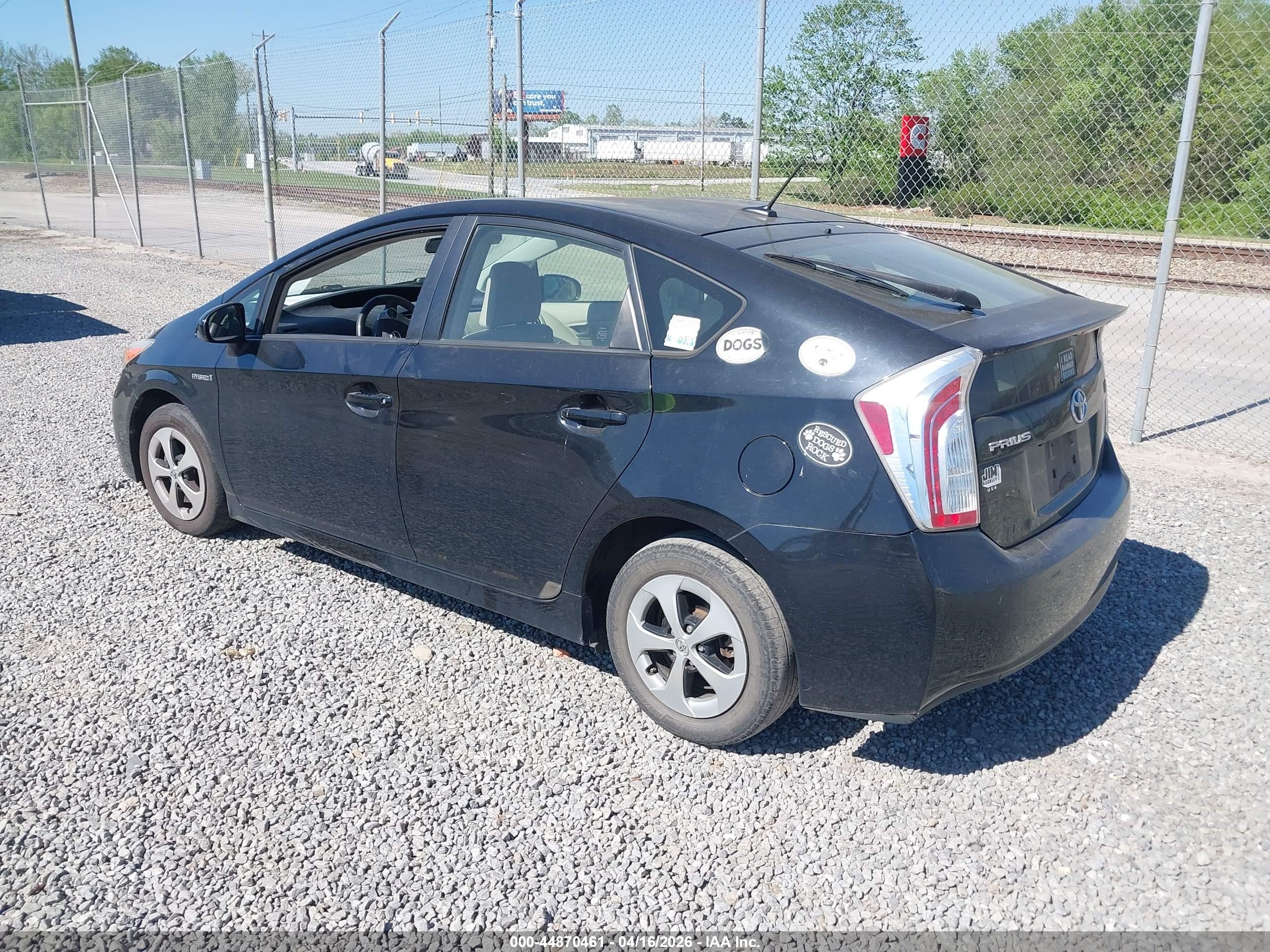 TOYOTA PRIUS image 3