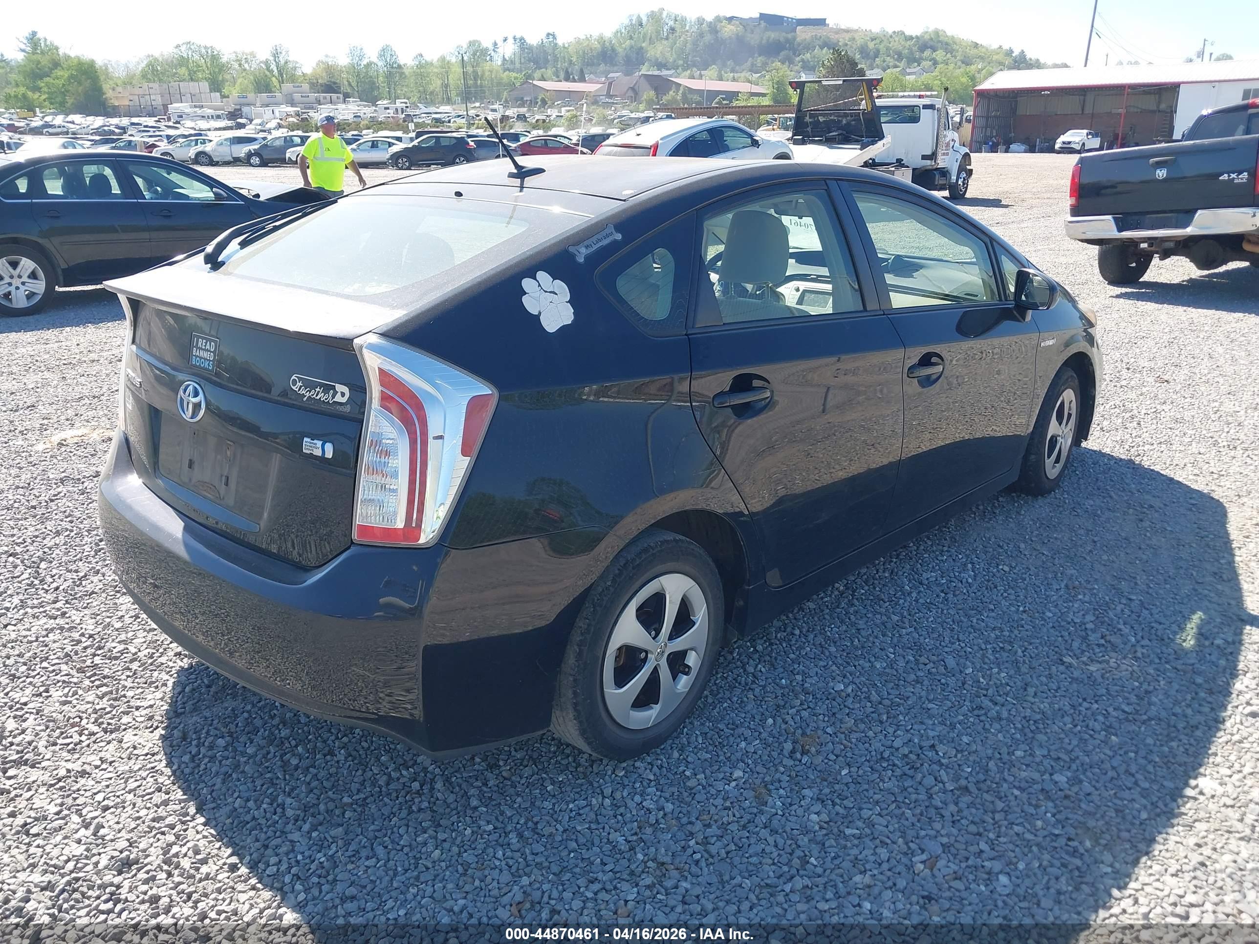 TOYOTA PRIUS image 4