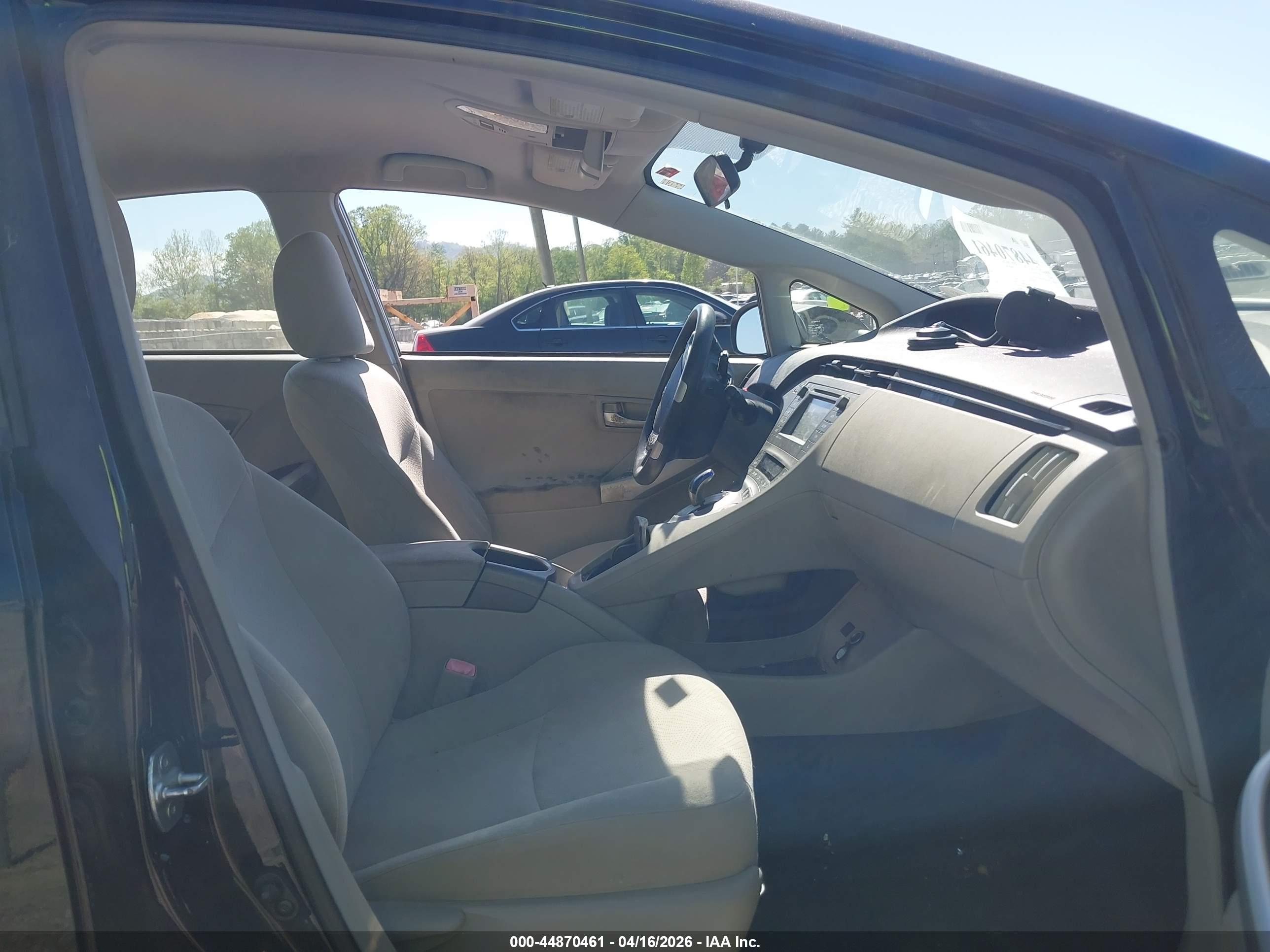 TOYOTA PRIUS image 5