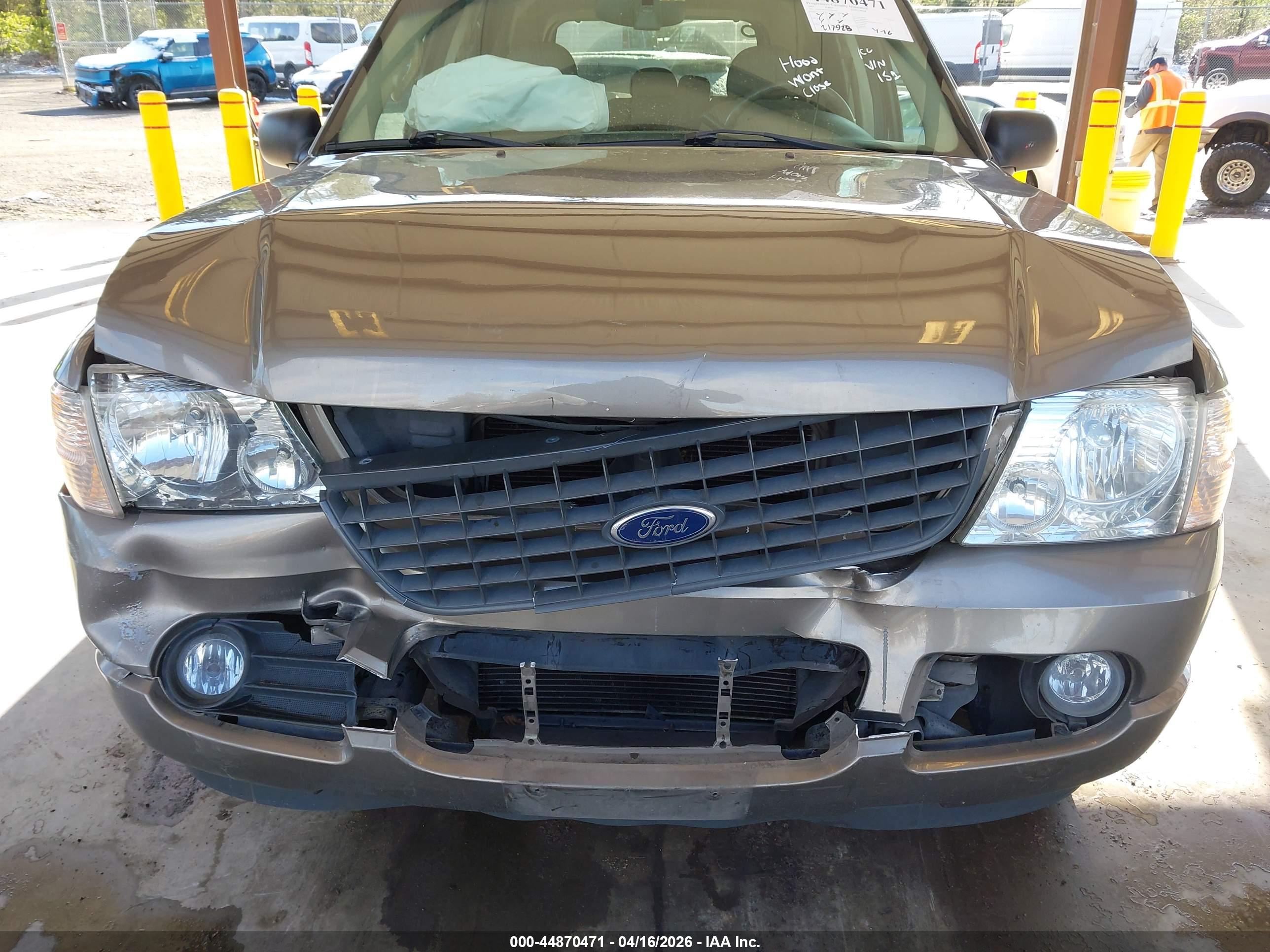 FORD EXPLORER image 6