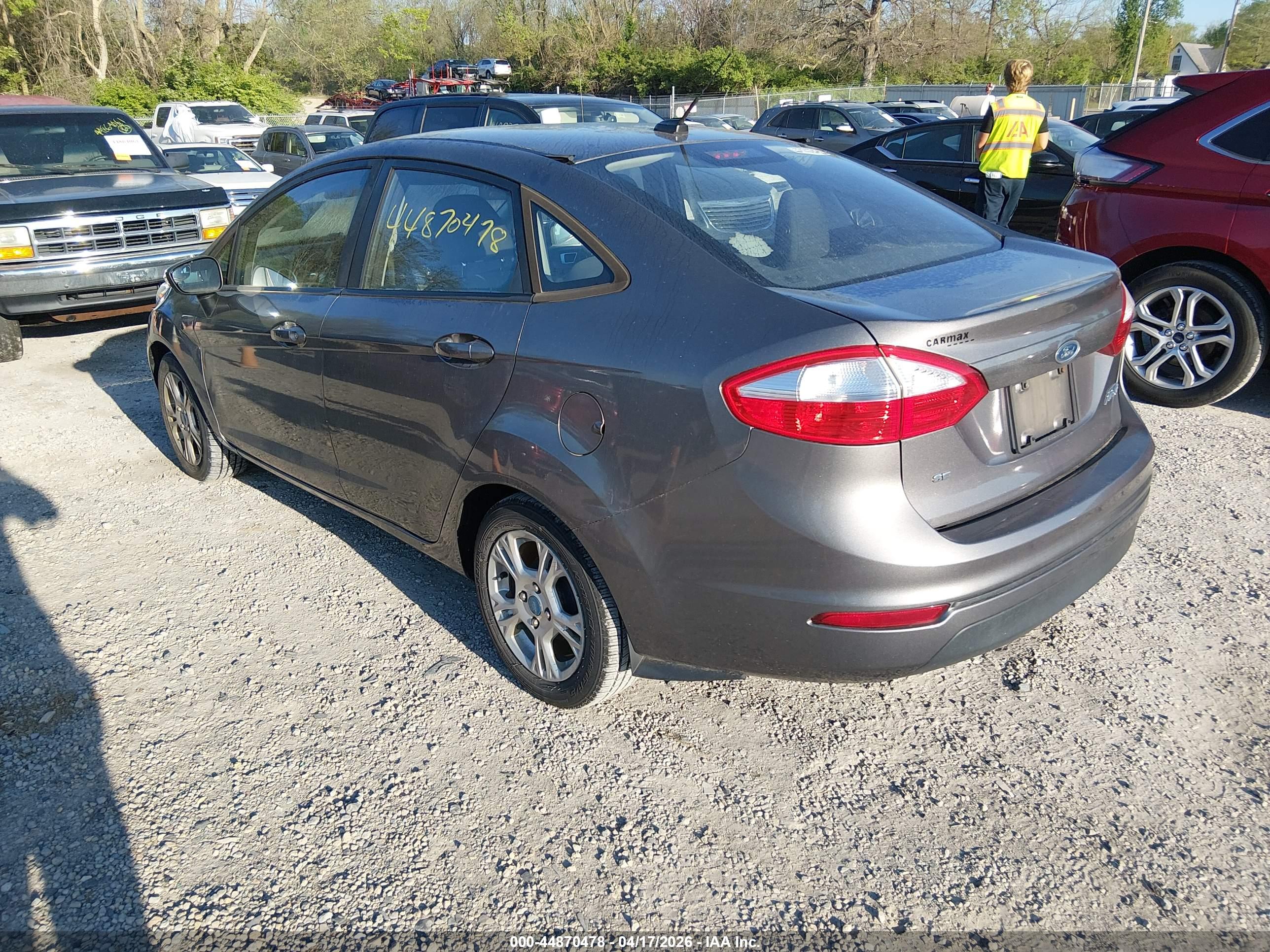 FORD FIESTA image 3