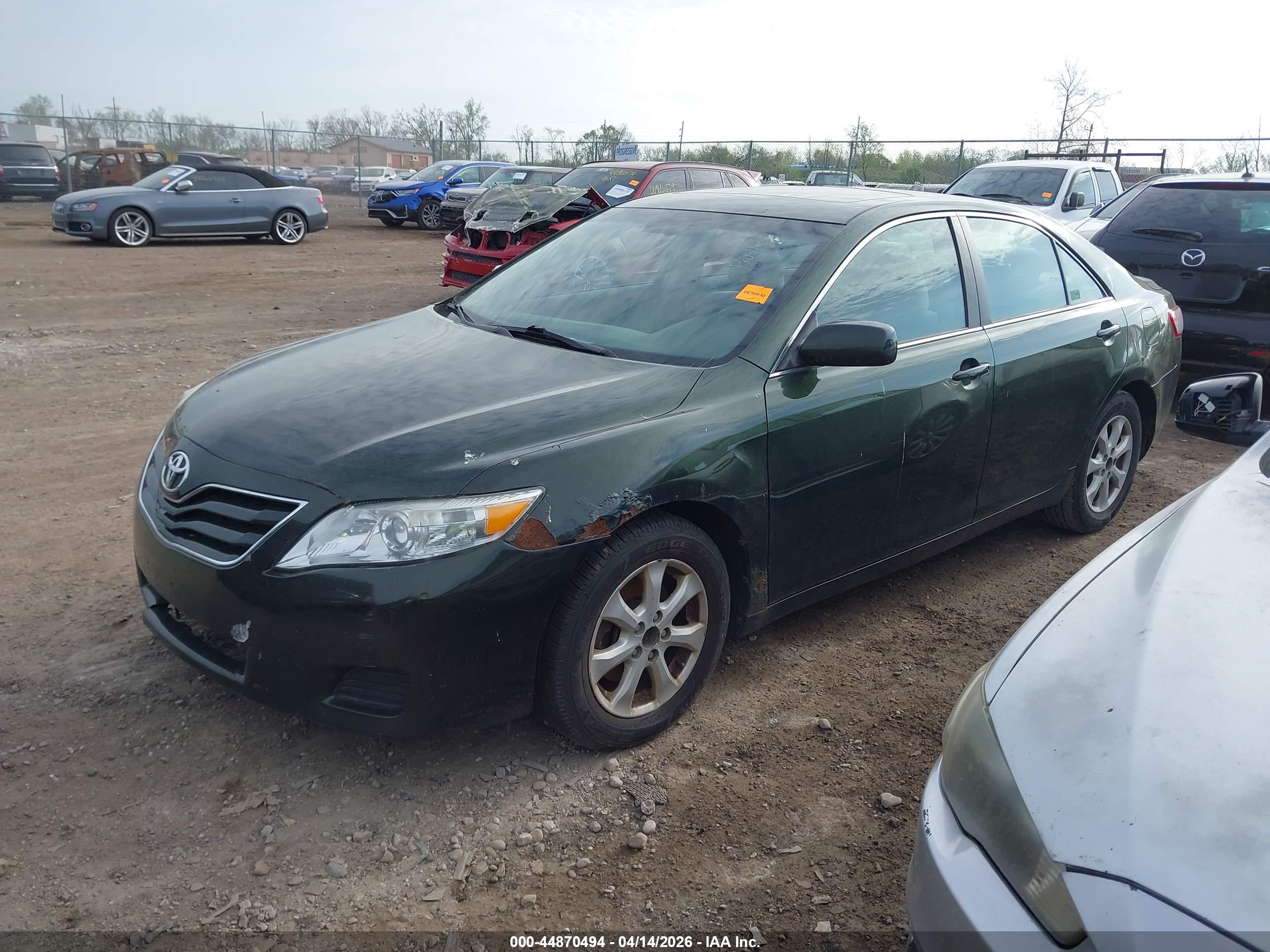TOYOTA CAMRY image 2