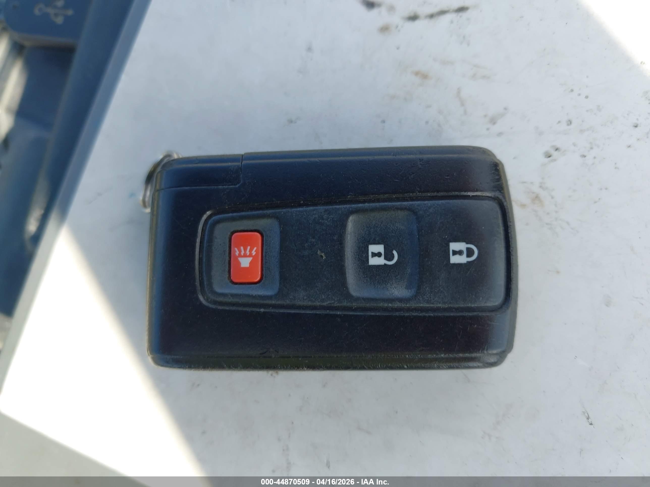 TOYOTA PRIUS image 11