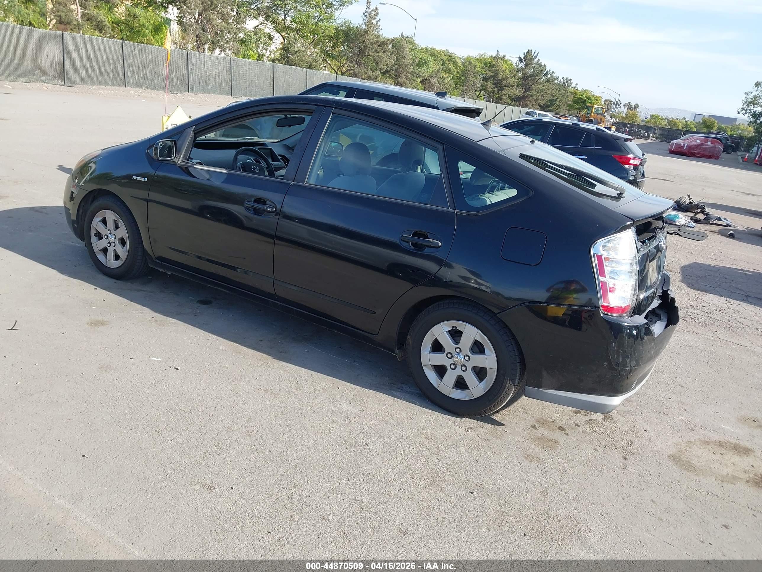 TOYOTA PRIUS image 3