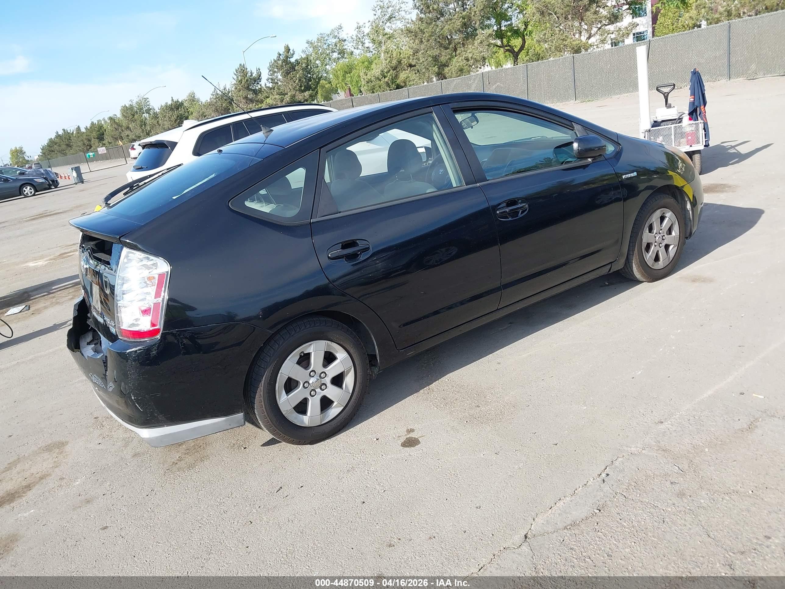 TOYOTA PRIUS image 4