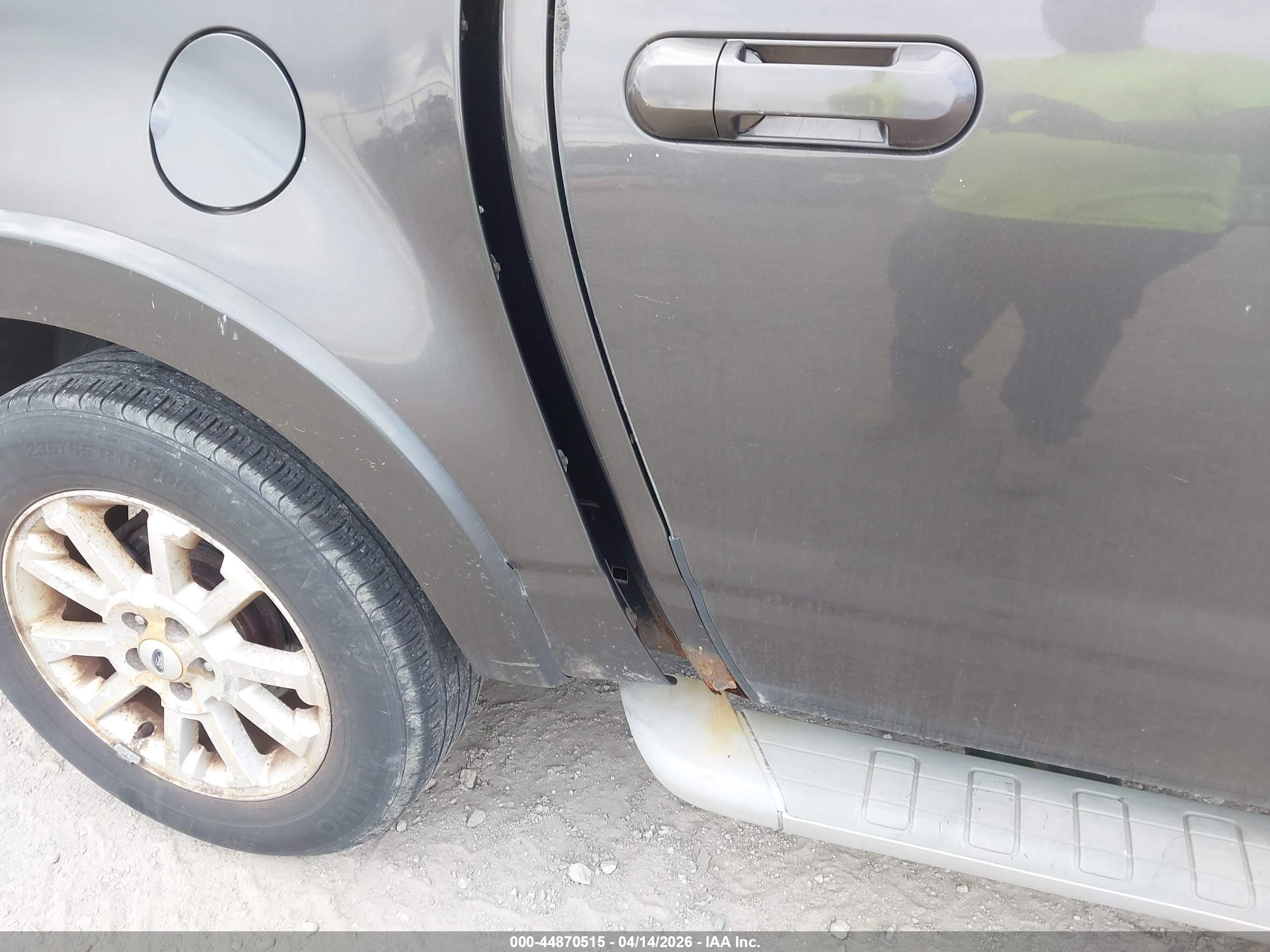 FORD EXPLORER image 6