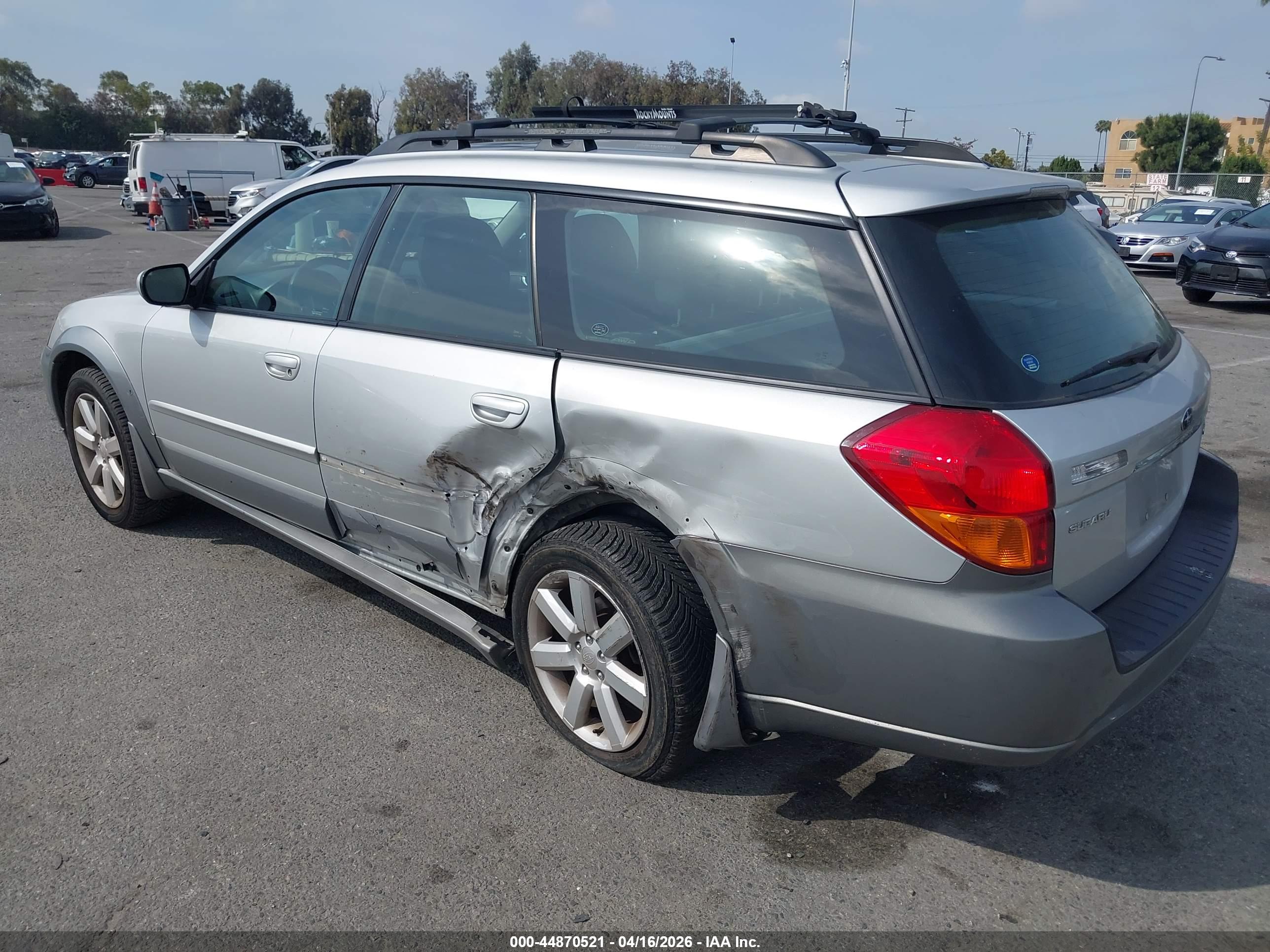 SUBARU OUTBACK image 3