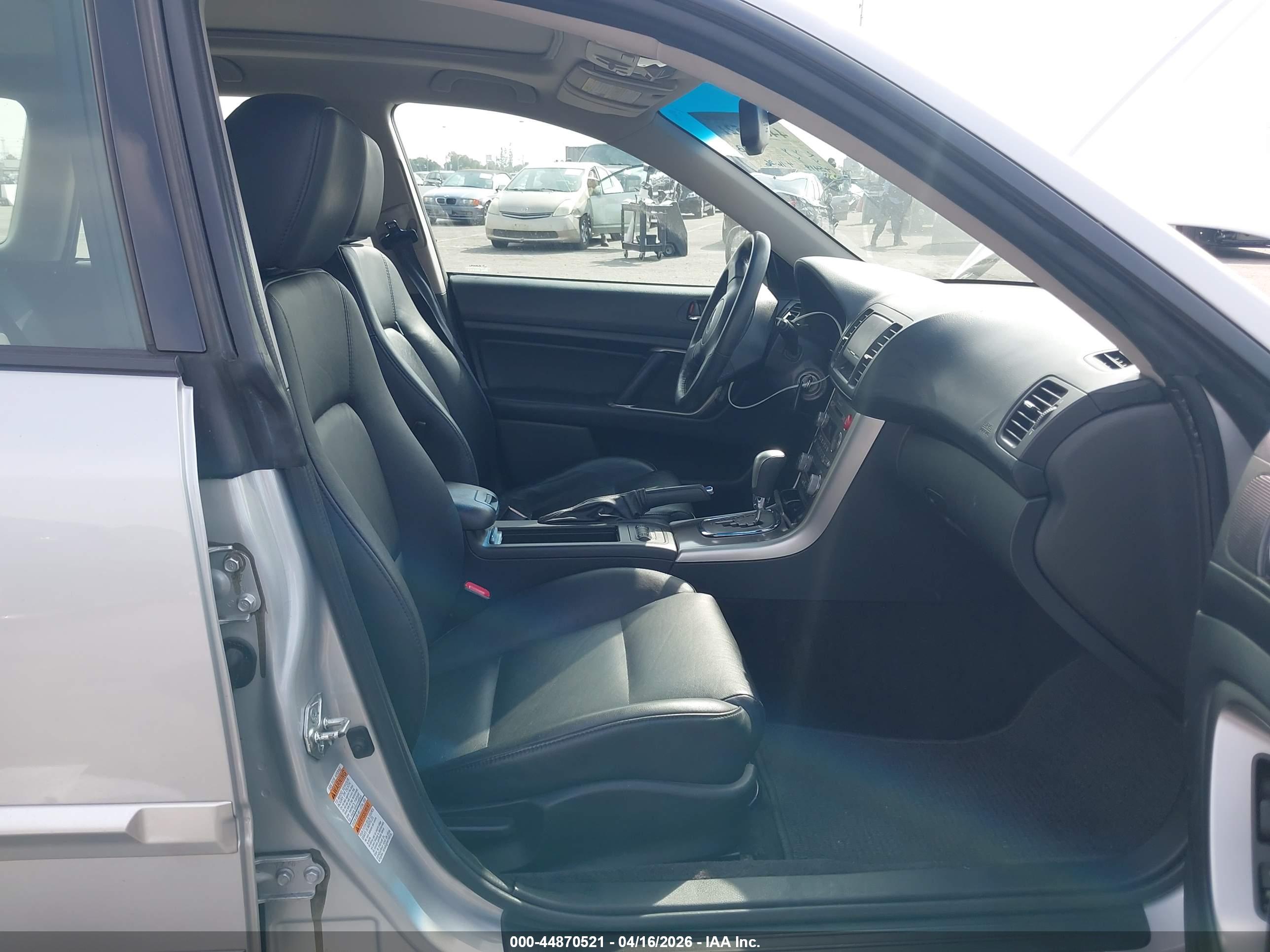 SUBARU OUTBACK image 5