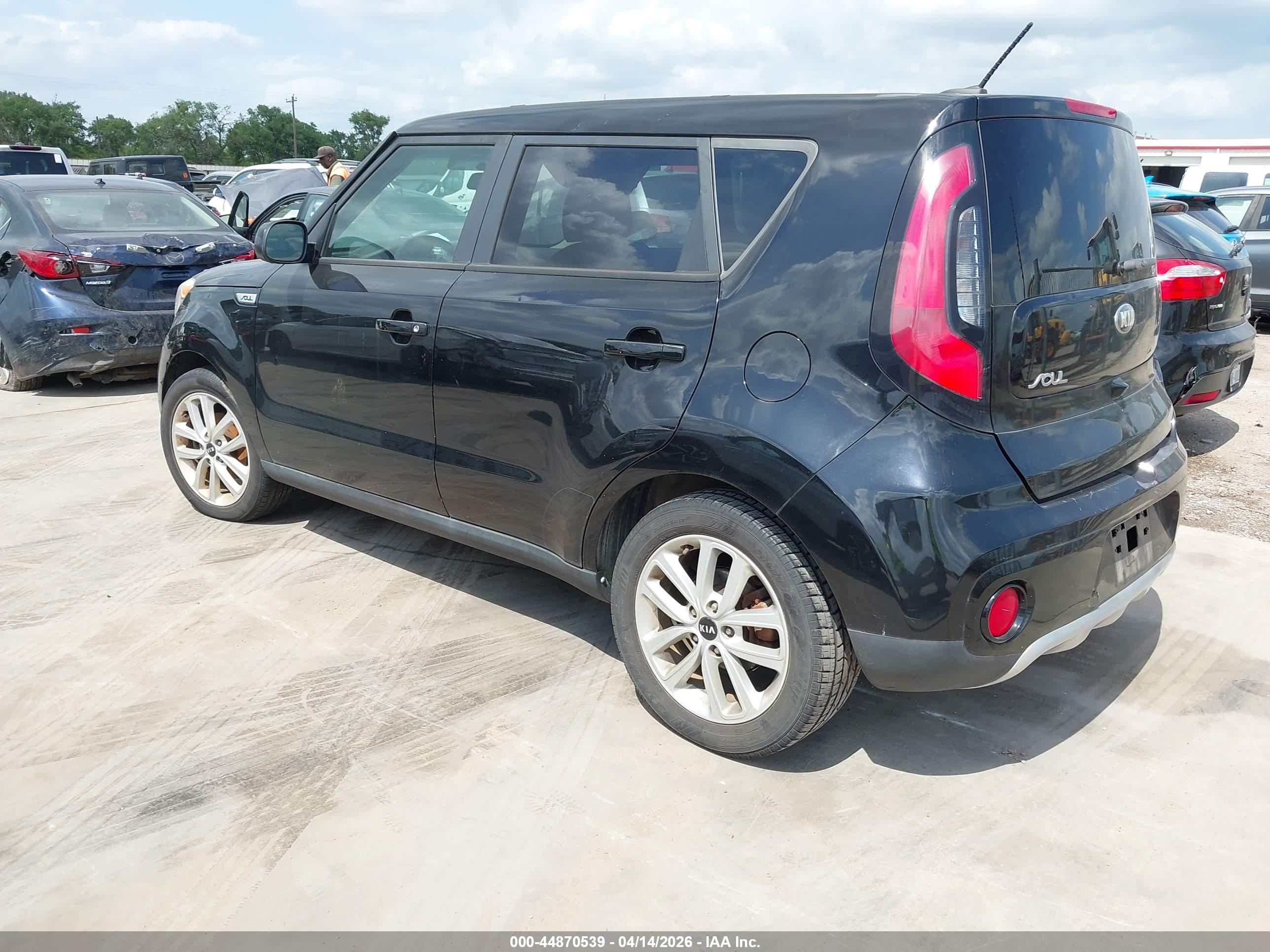 KIA SOUL image 3