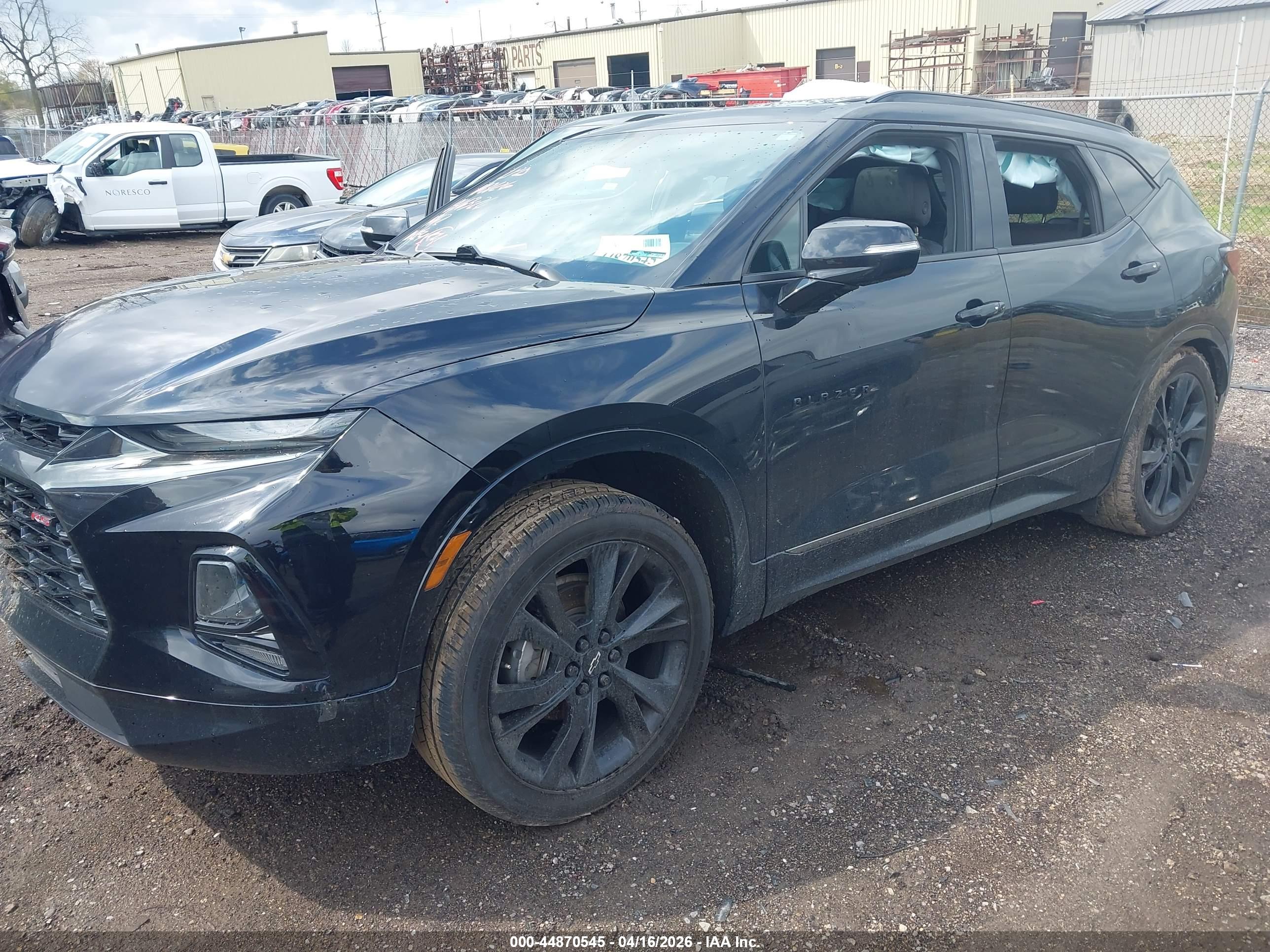 CHEVROLET BLAZER image 2
