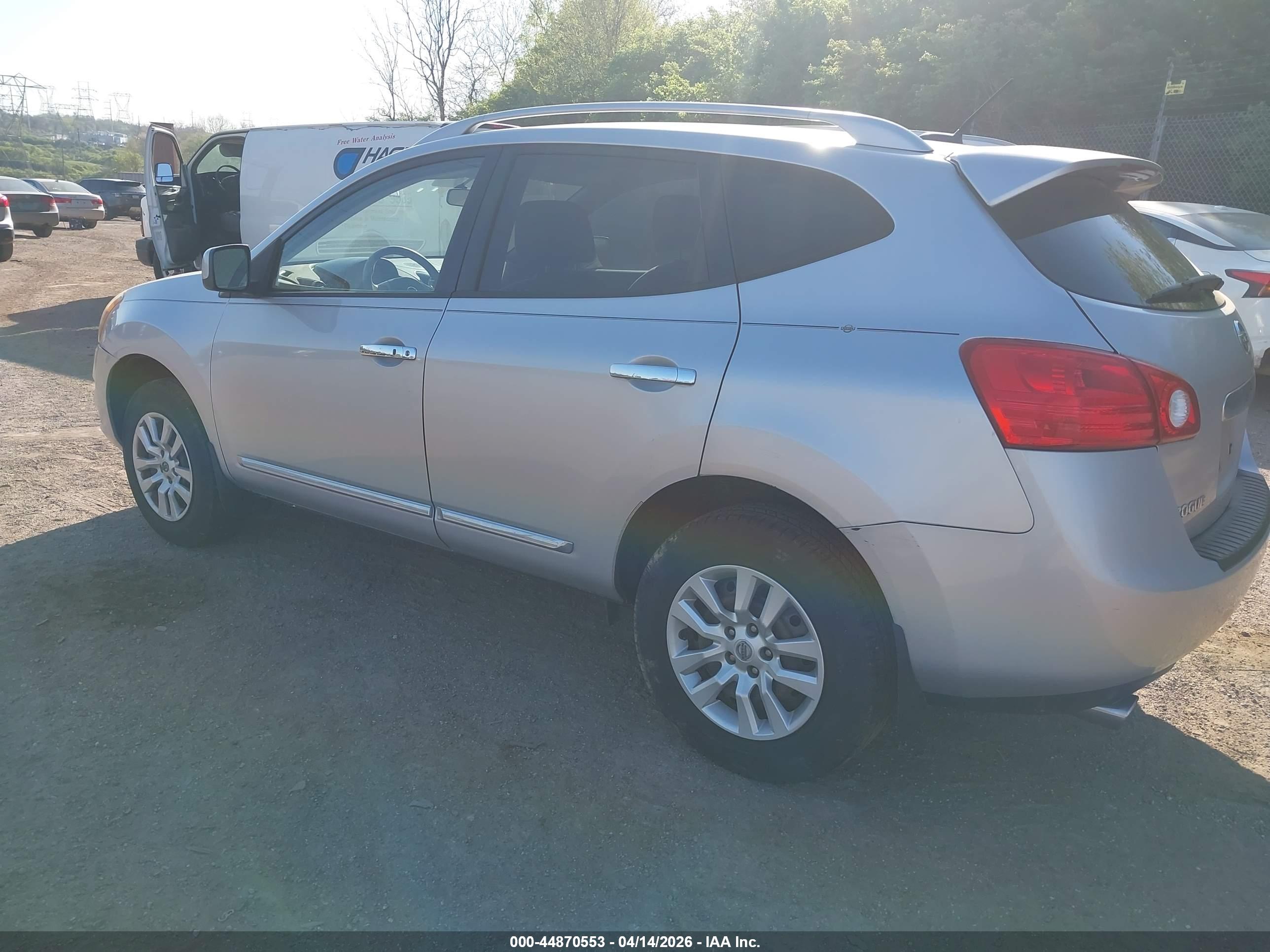 NISSAN ROGUE image 3