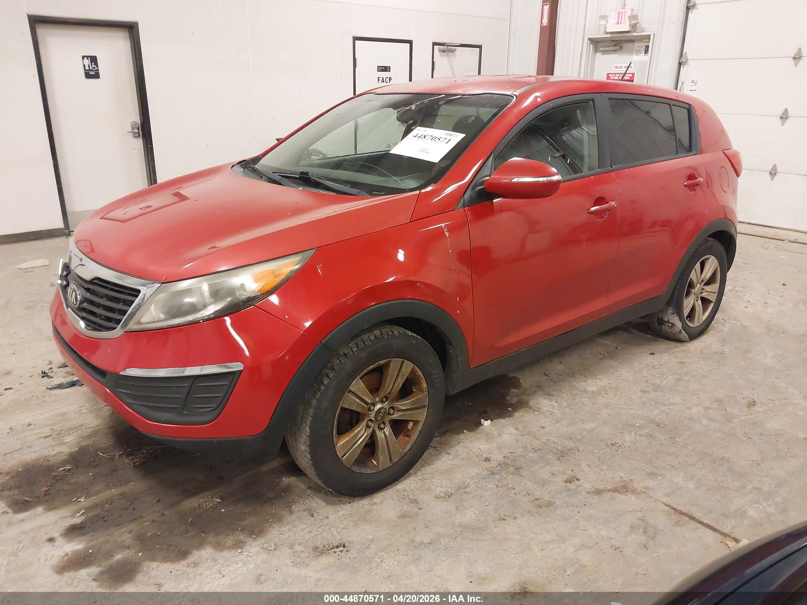 KIA SPORTAGE image 2