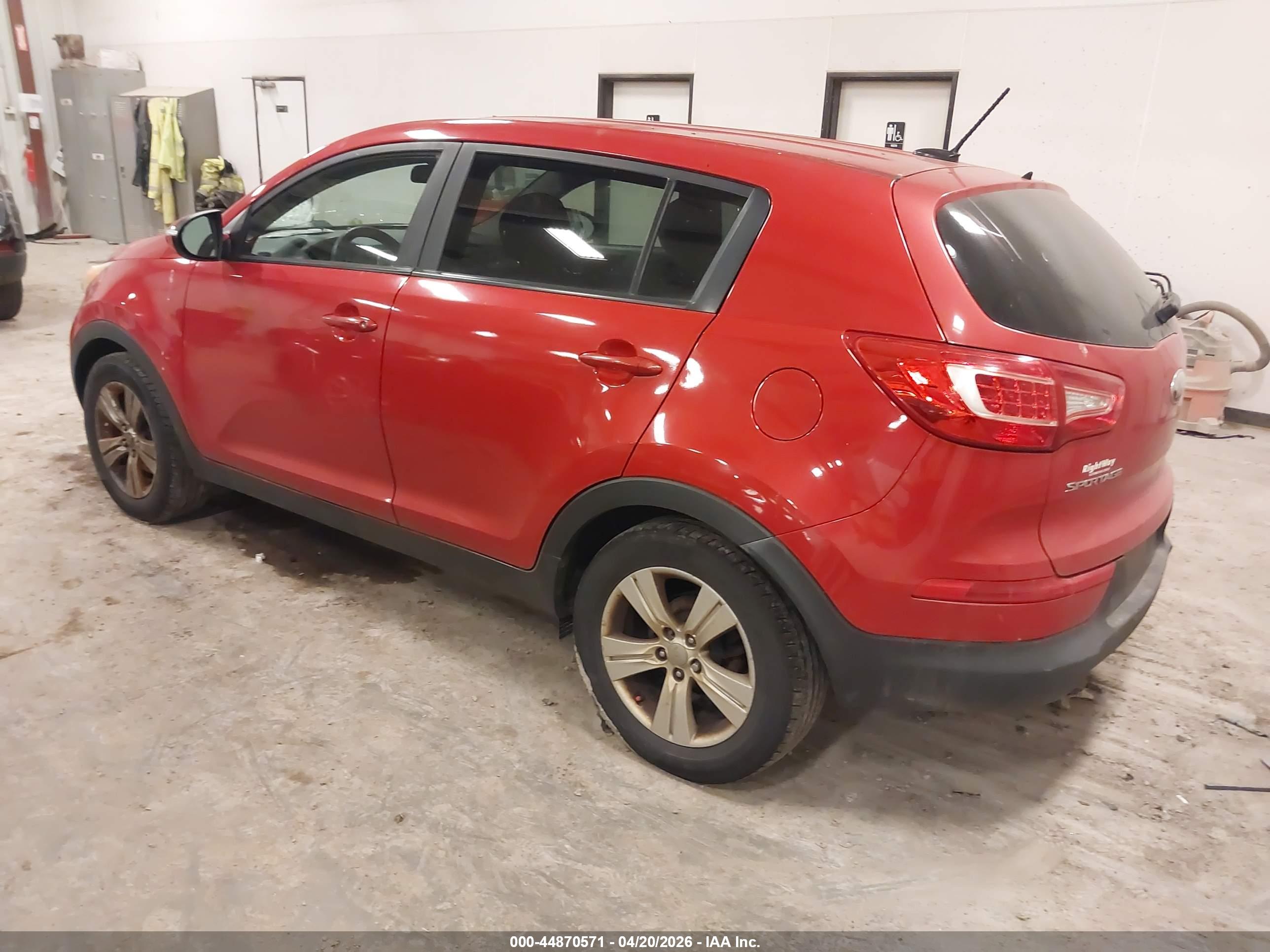 KIA SPORTAGE image 3
