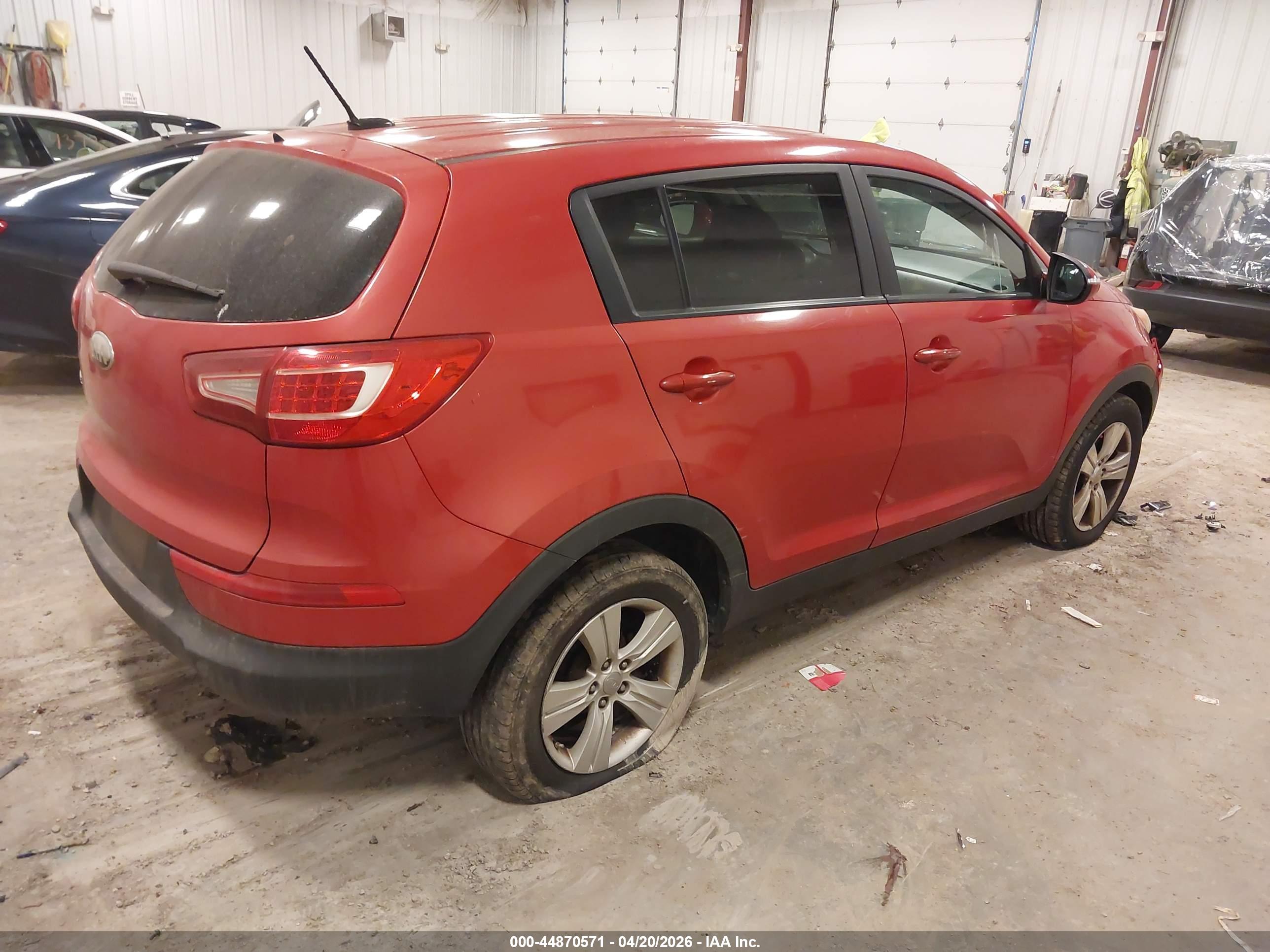 KIA SPORTAGE image 4