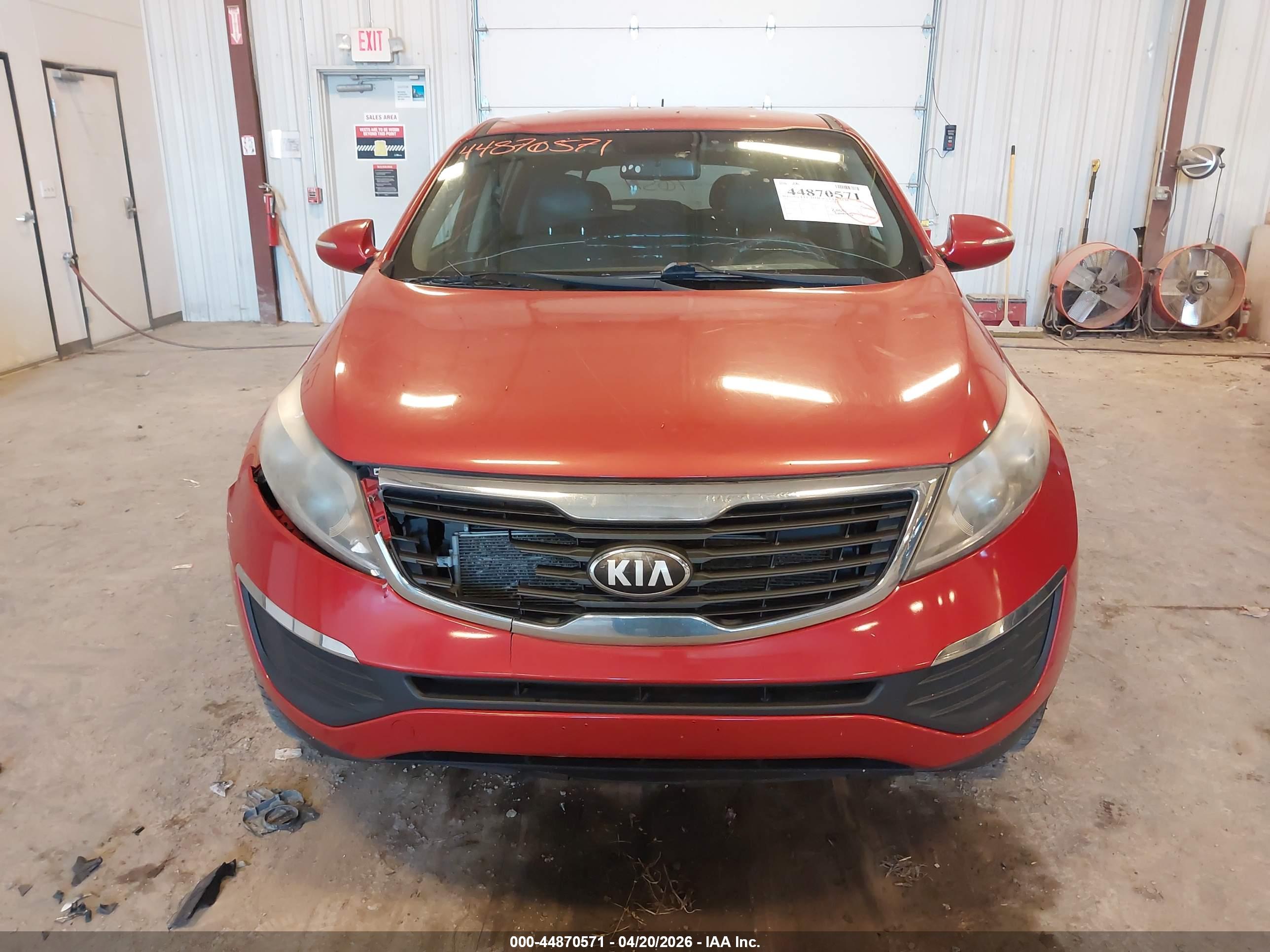 KIA SPORTAGE image 6