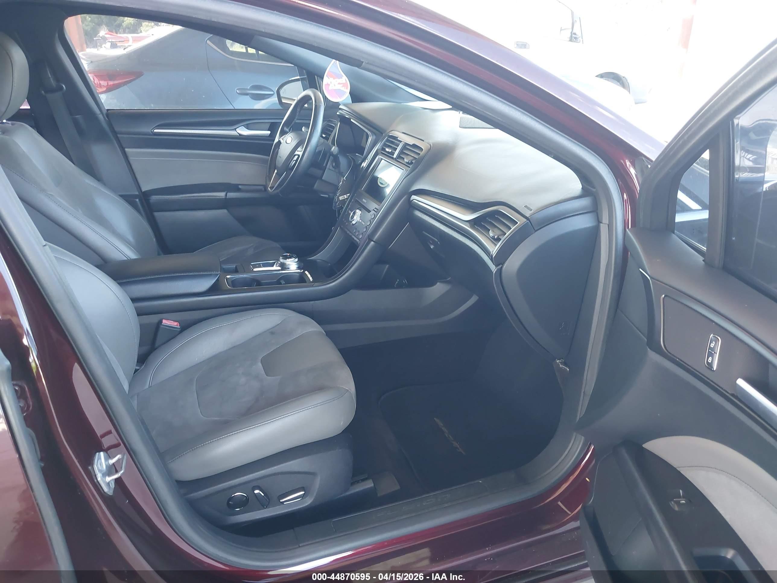 FORD FUSION image 5