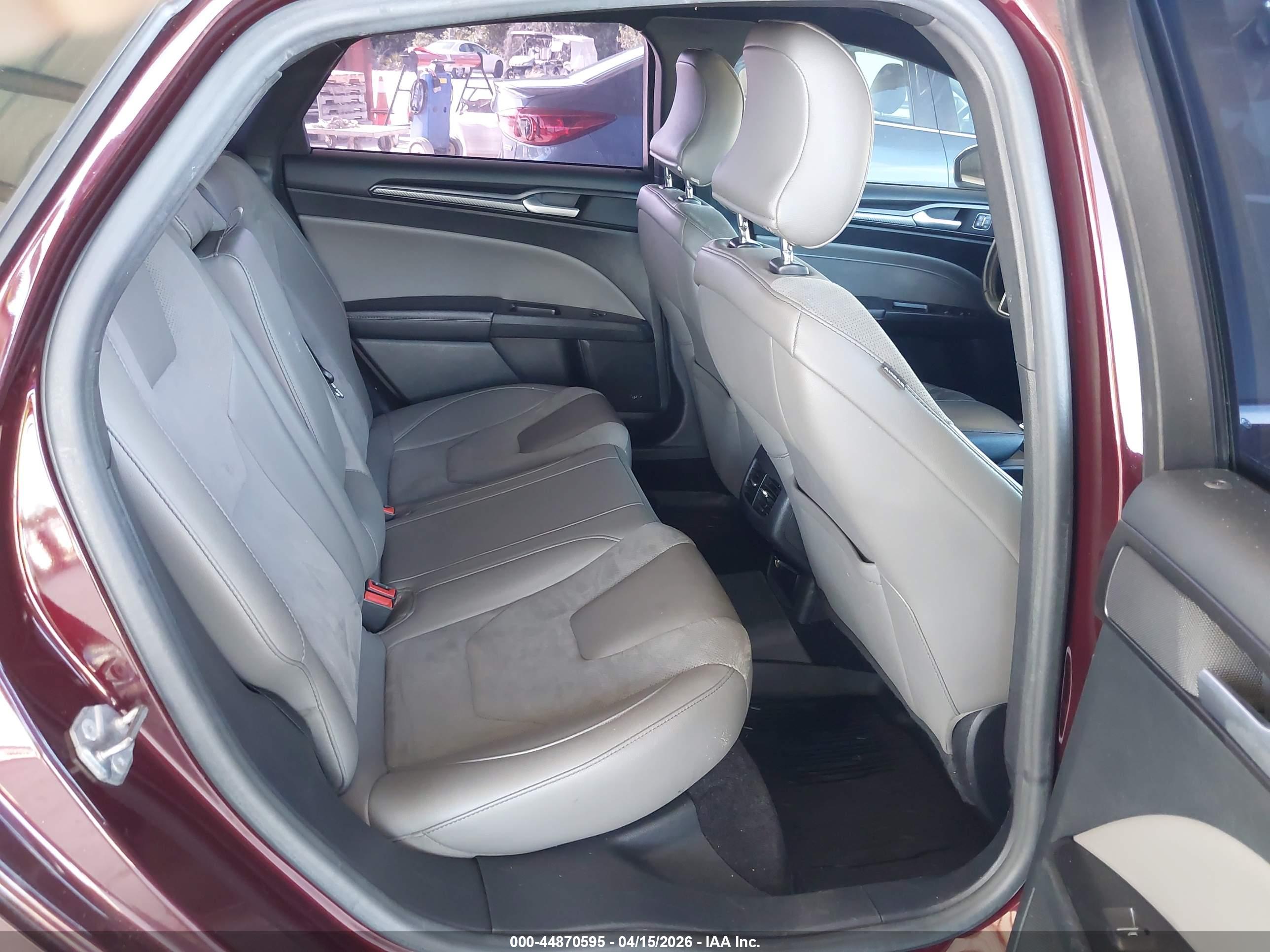 FORD FUSION image 8