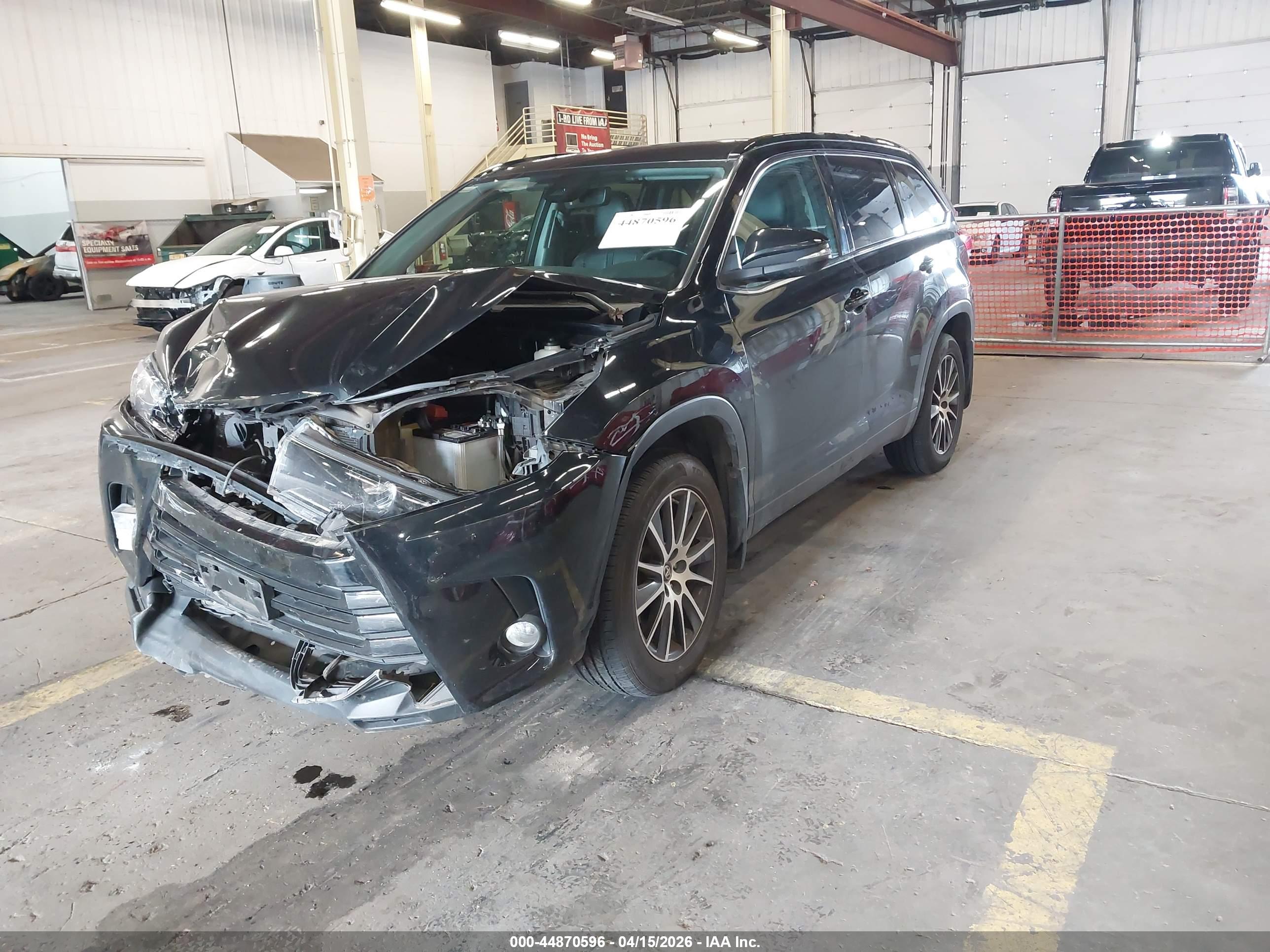 TOYOTA HIGHLANDER image 2