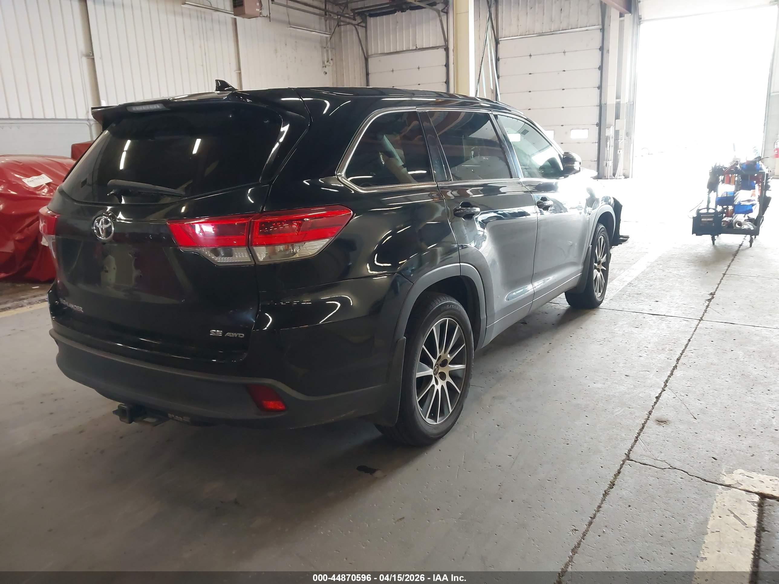 TOYOTA HIGHLANDER image 4