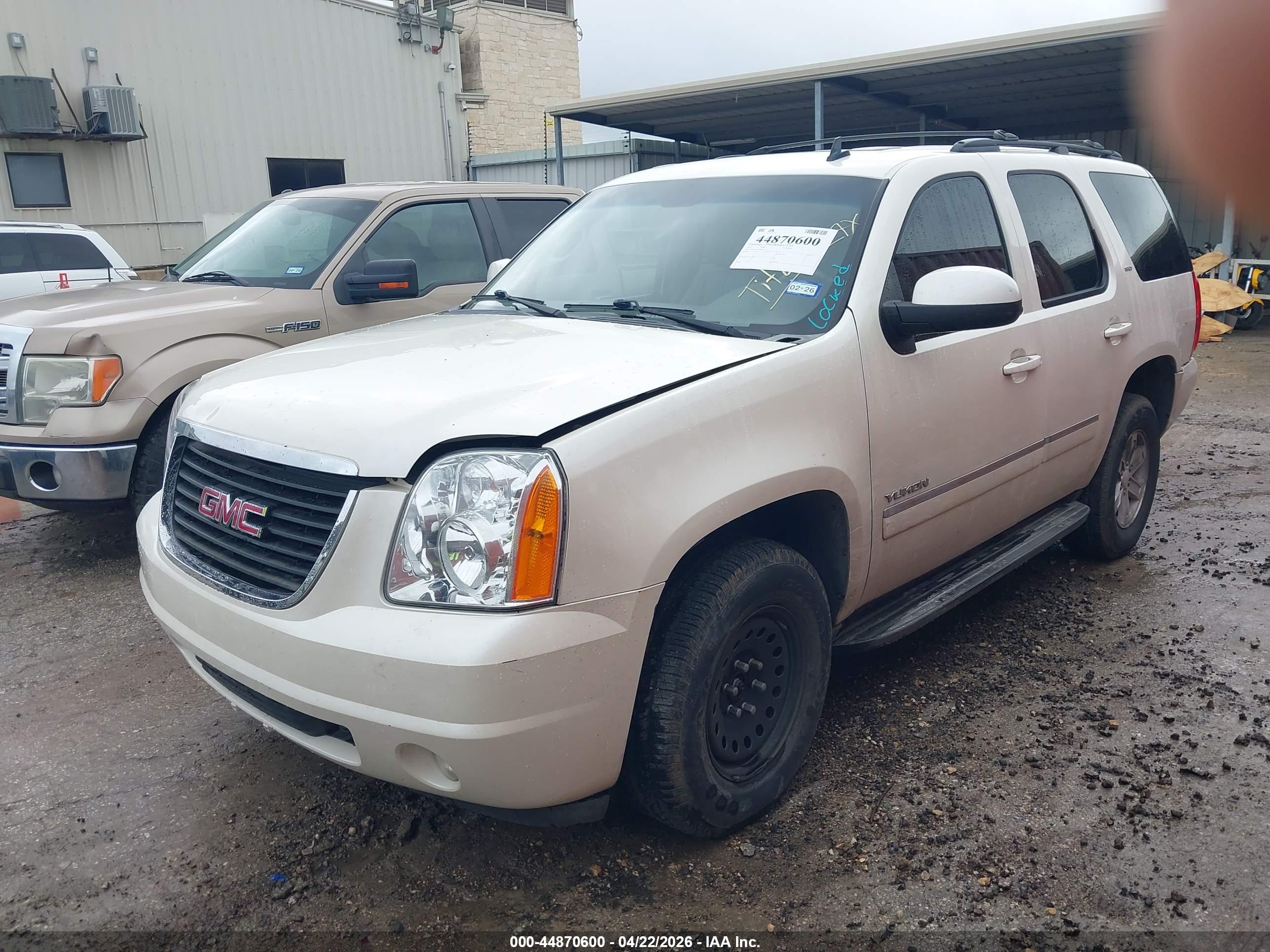 GMC YUKON image 2