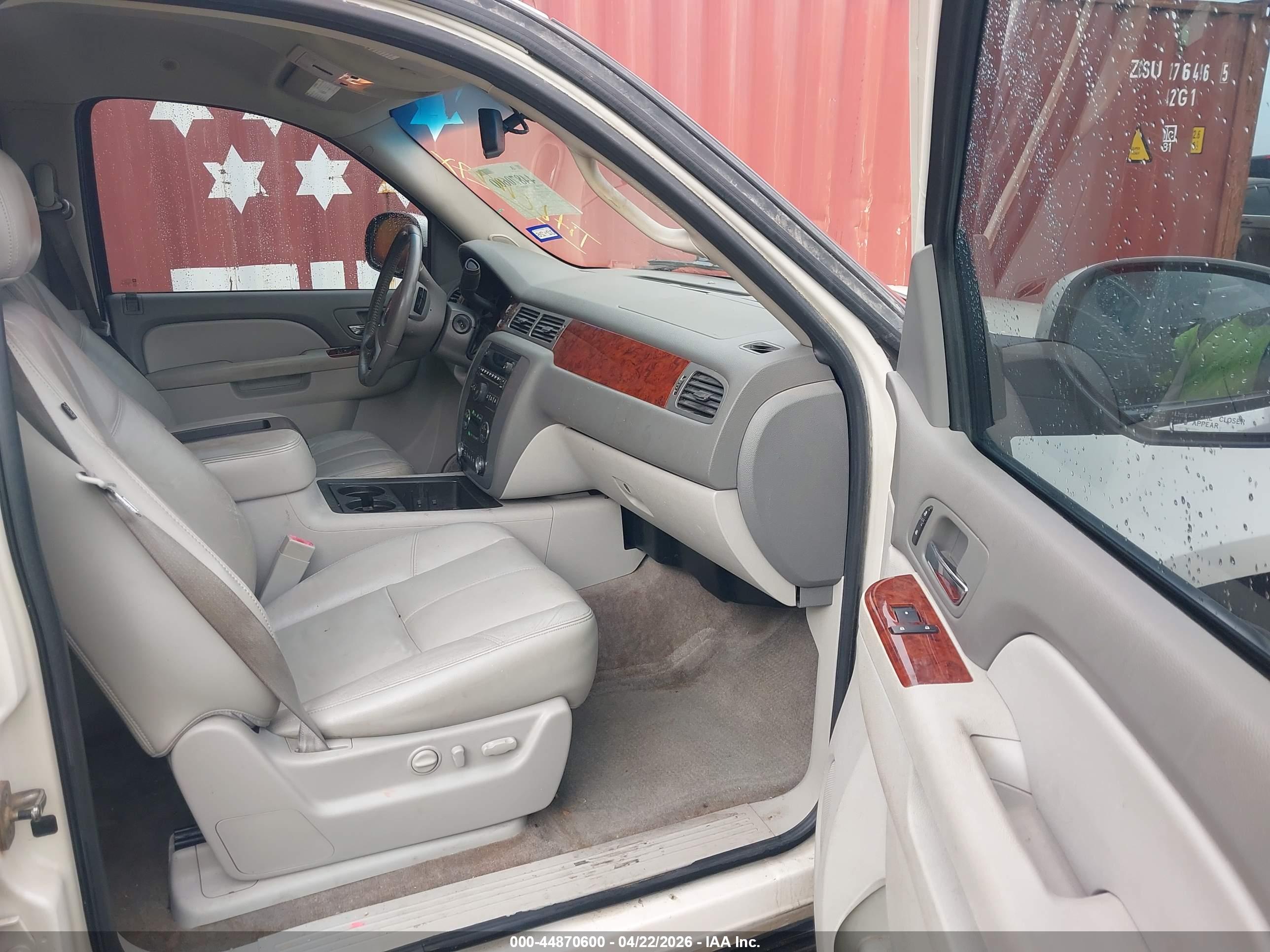 GMC YUKON image 5