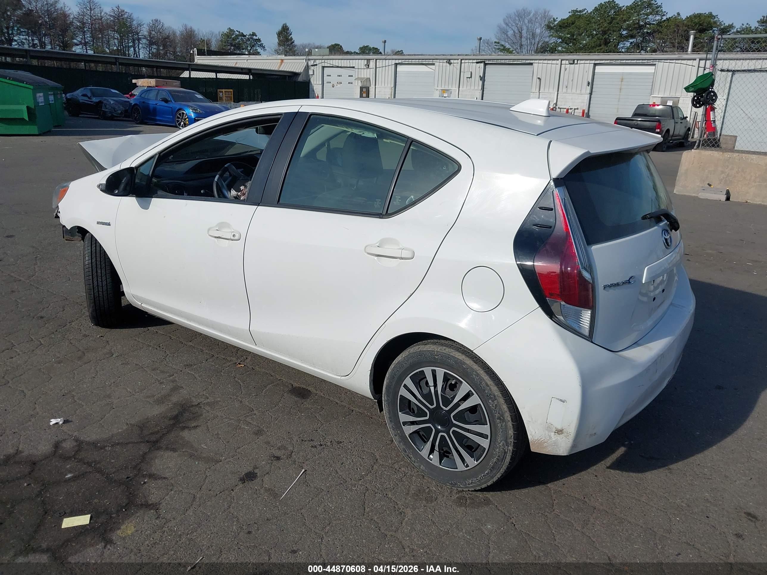 TOYOTA PRIUS image 3