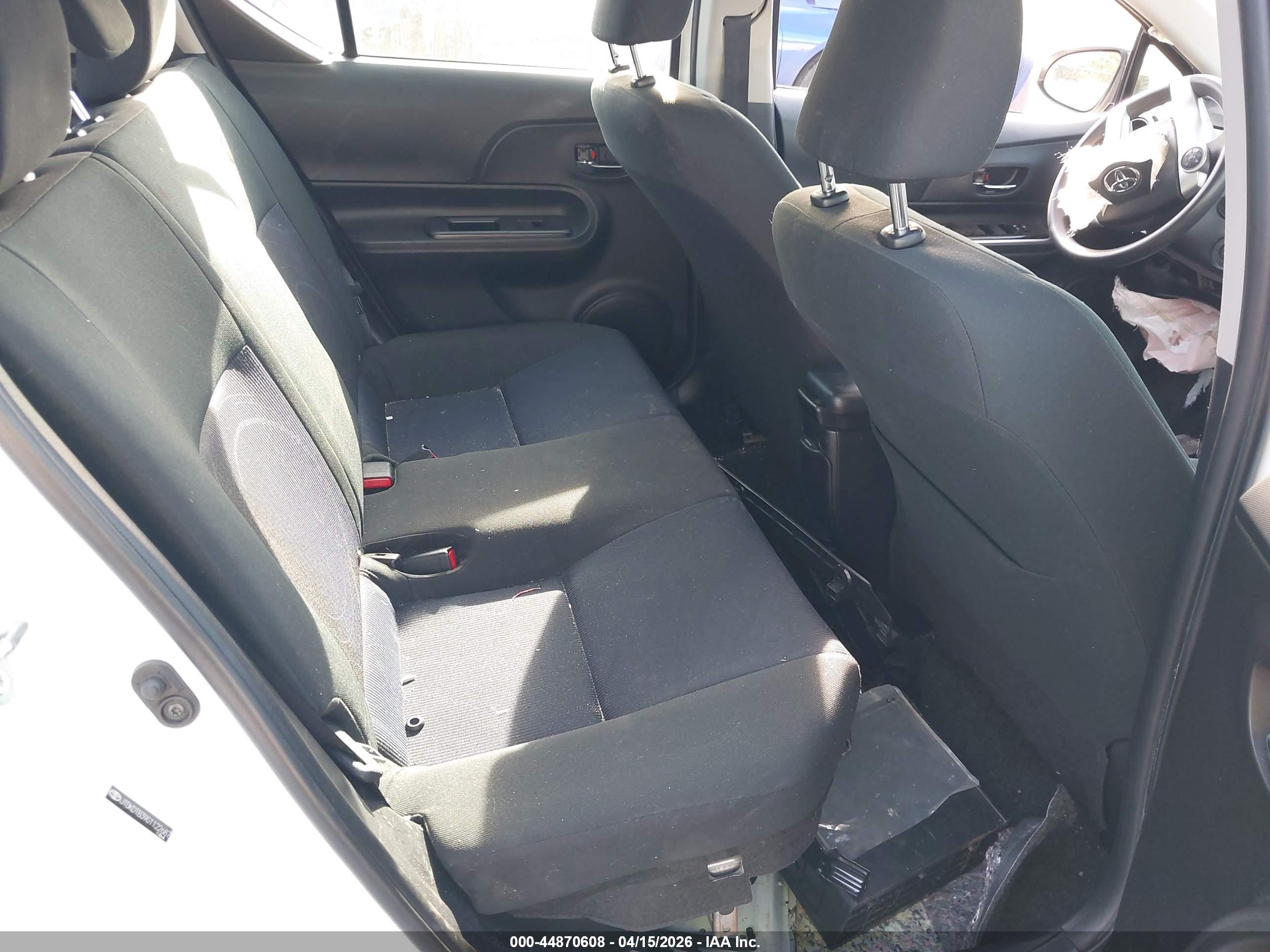 TOYOTA PRIUS image 8