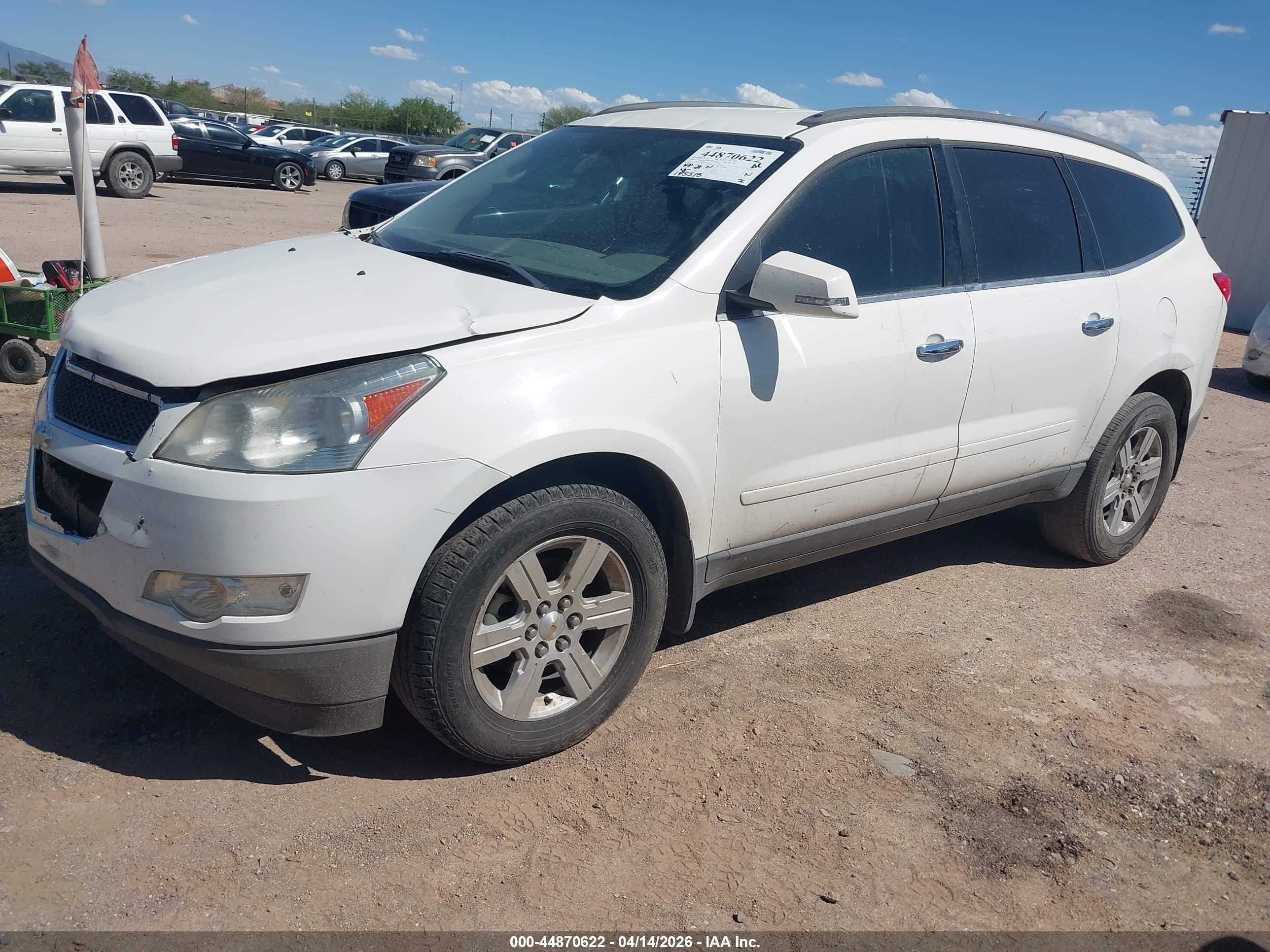 CHEVROLET TRAVERSE image 2