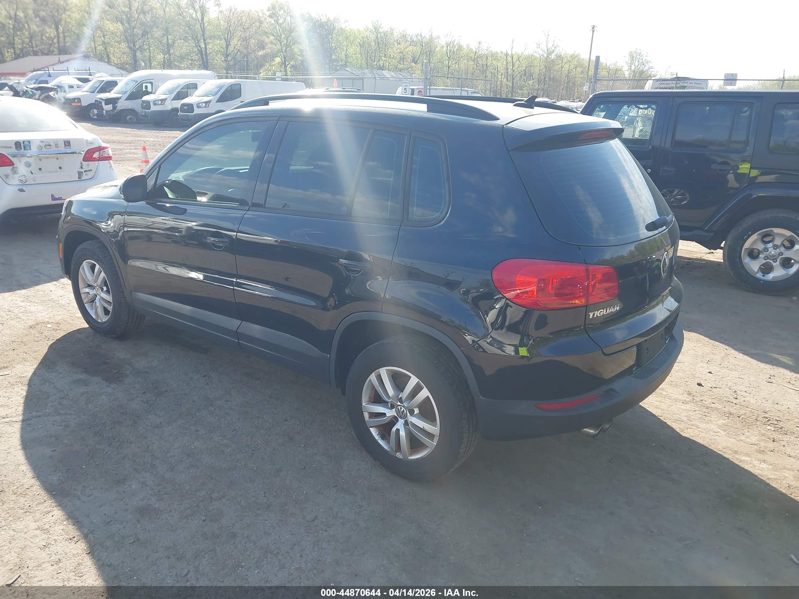 VOLKSWAGEN TIGUAN image 3