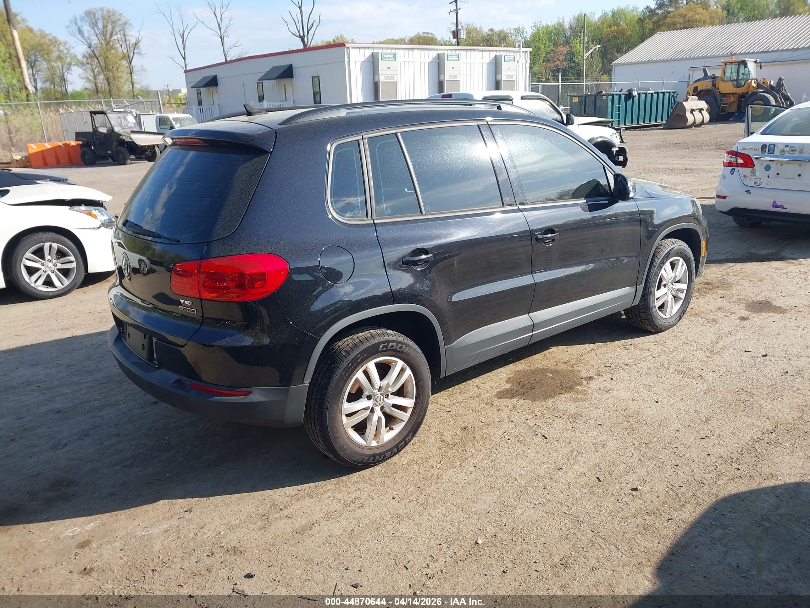 VOLKSWAGEN TIGUAN image 4