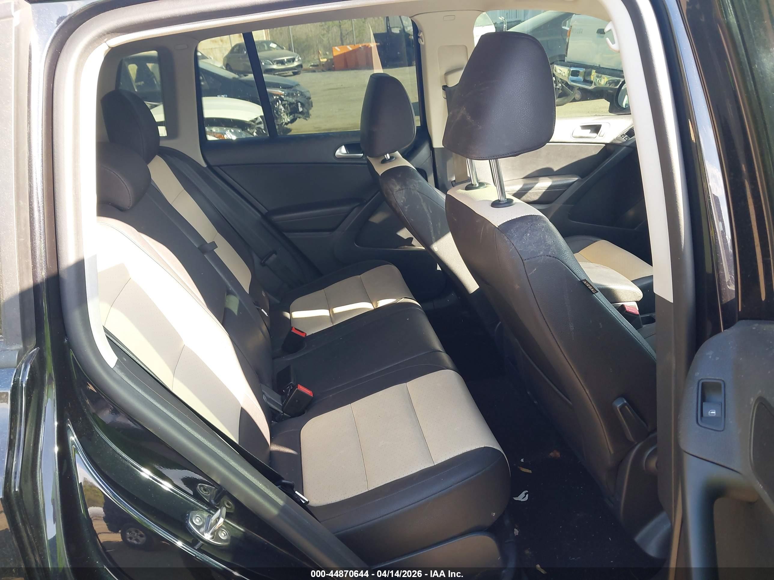 VOLKSWAGEN TIGUAN image 8