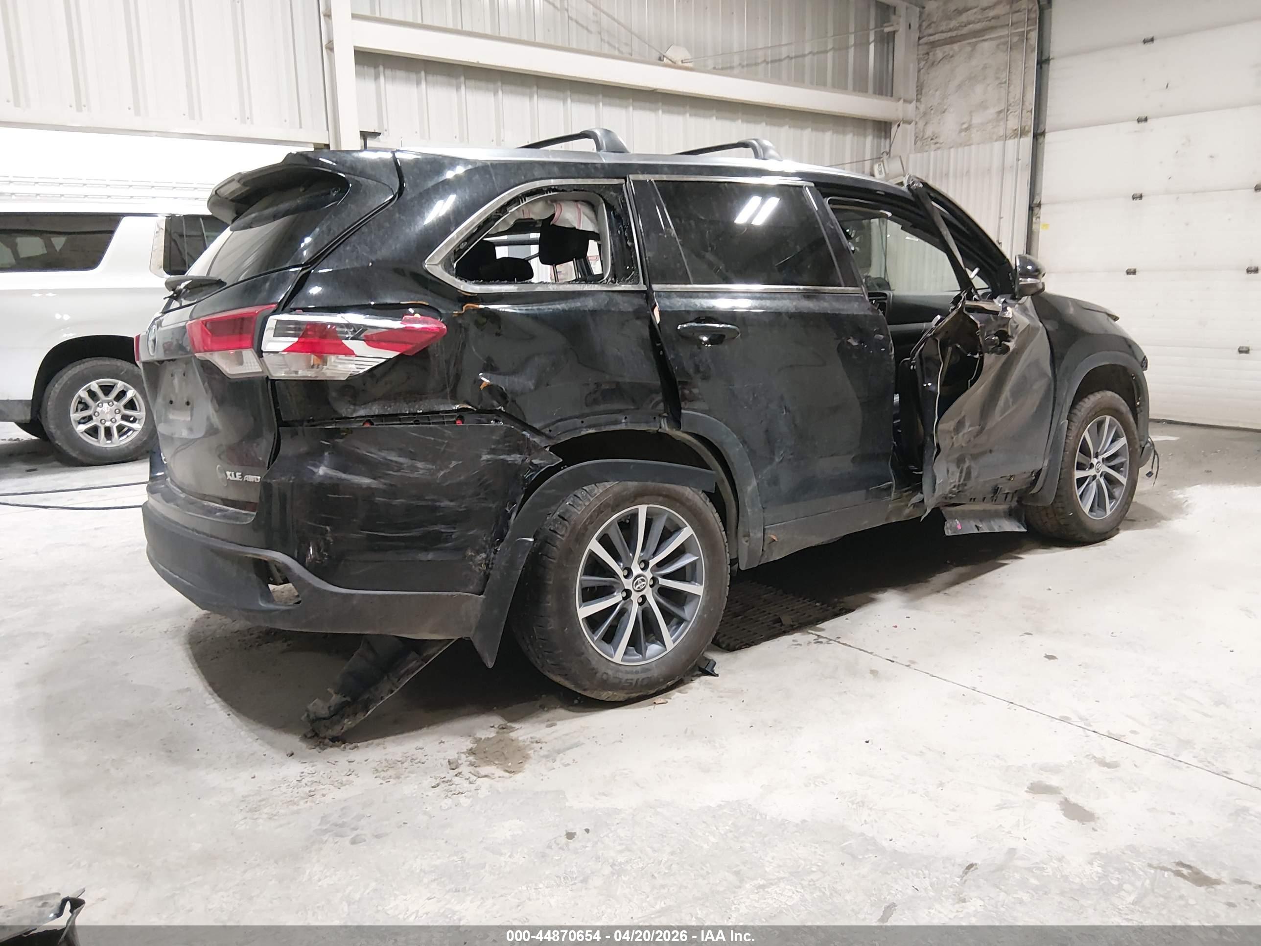 TOYOTA HIGHLANDER image 4
