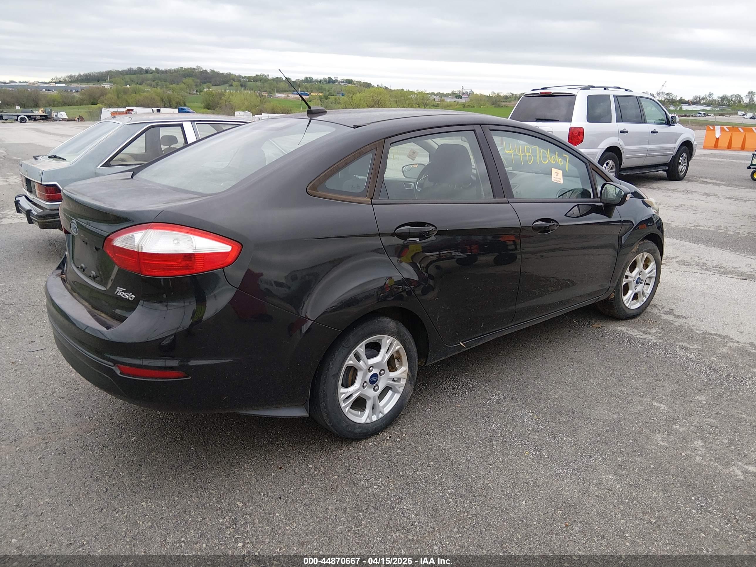 FORD FIESTA image 4