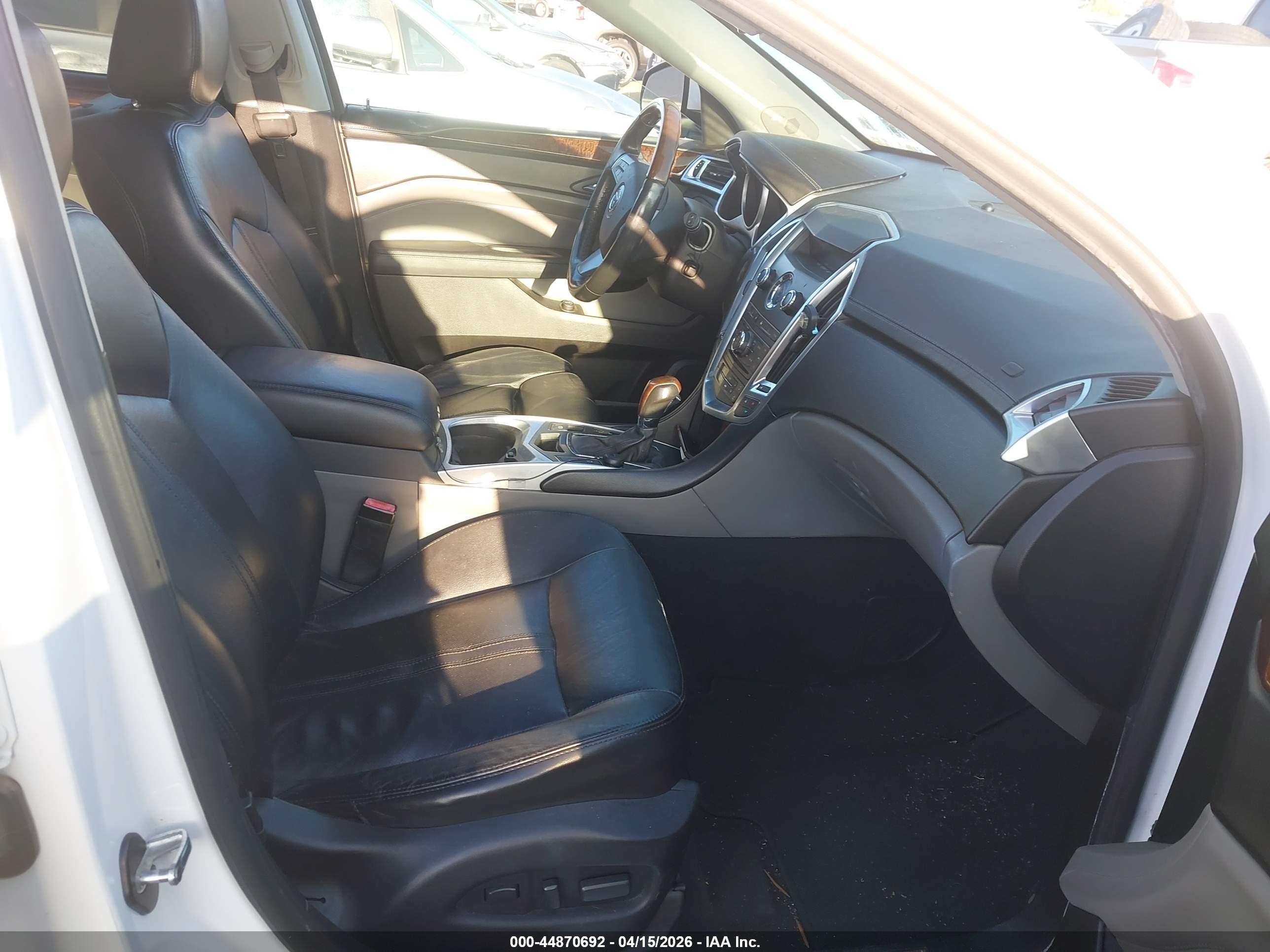 CADILLAC SRX image 5