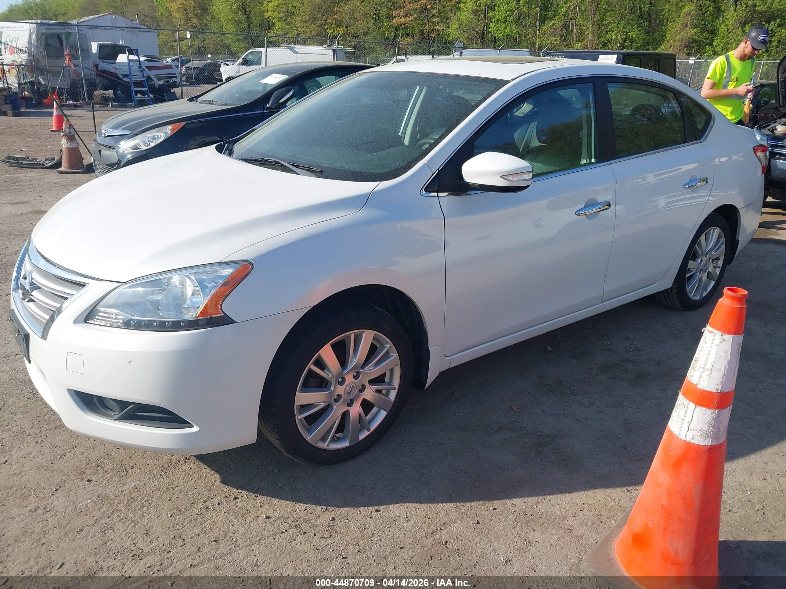 NISSAN SENTRA image 2