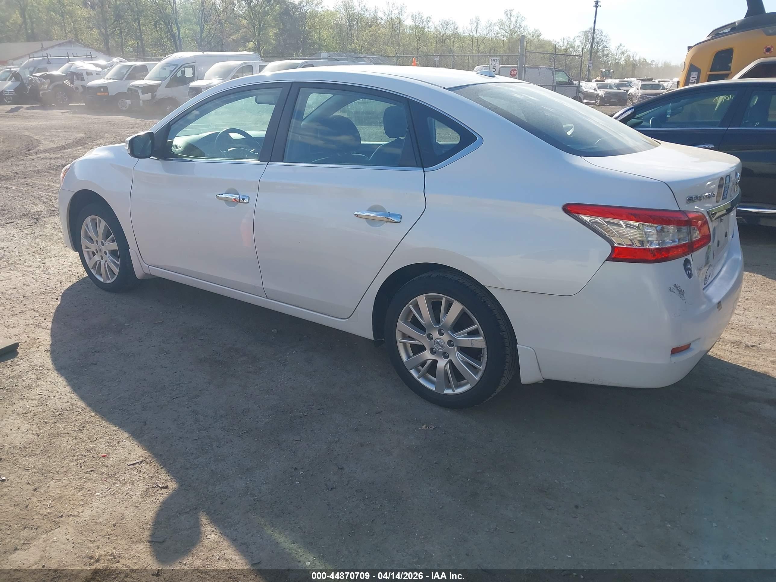 NISSAN SENTRA image 3