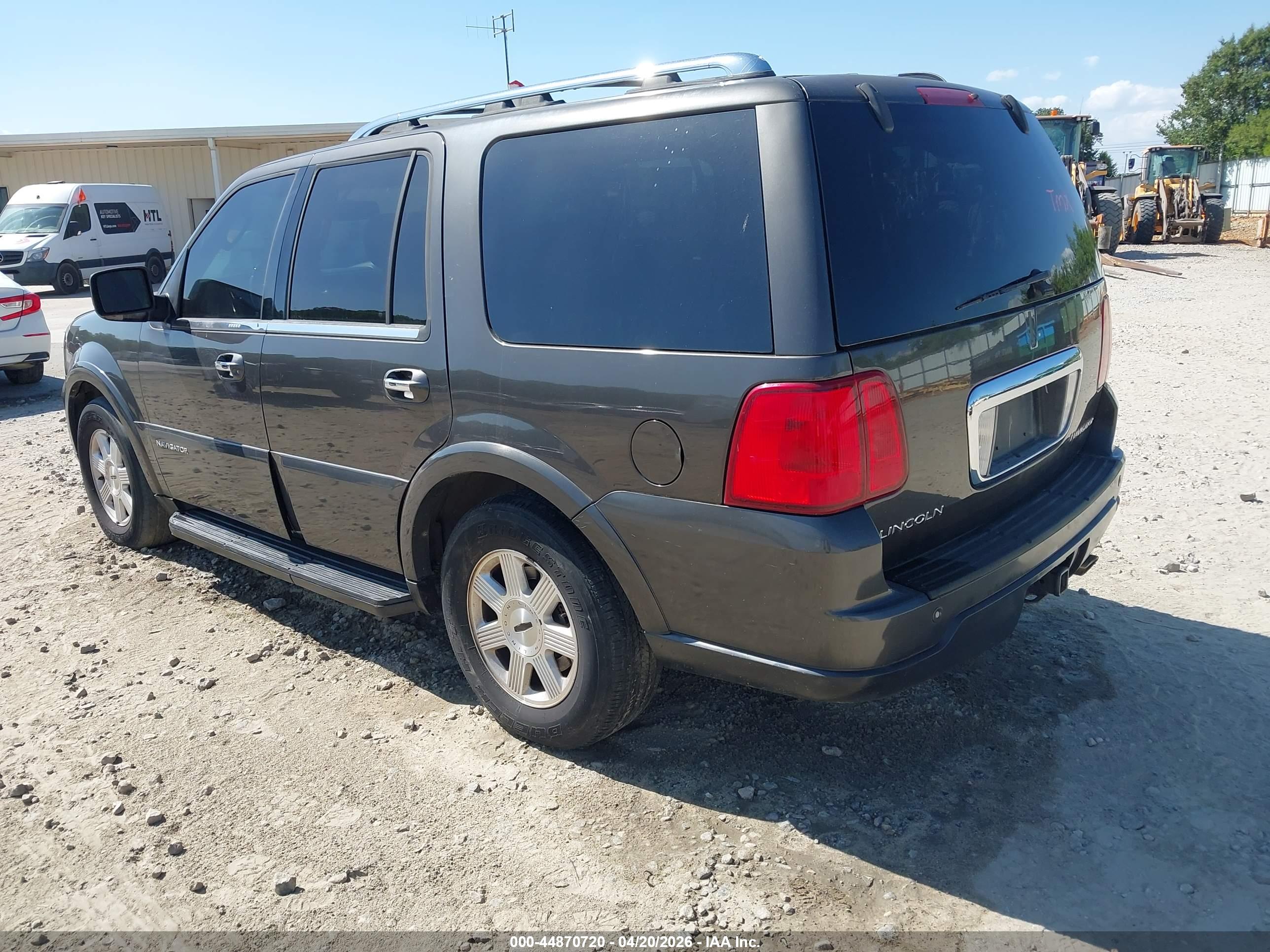 LINCOLN NAVIGATOR image 3