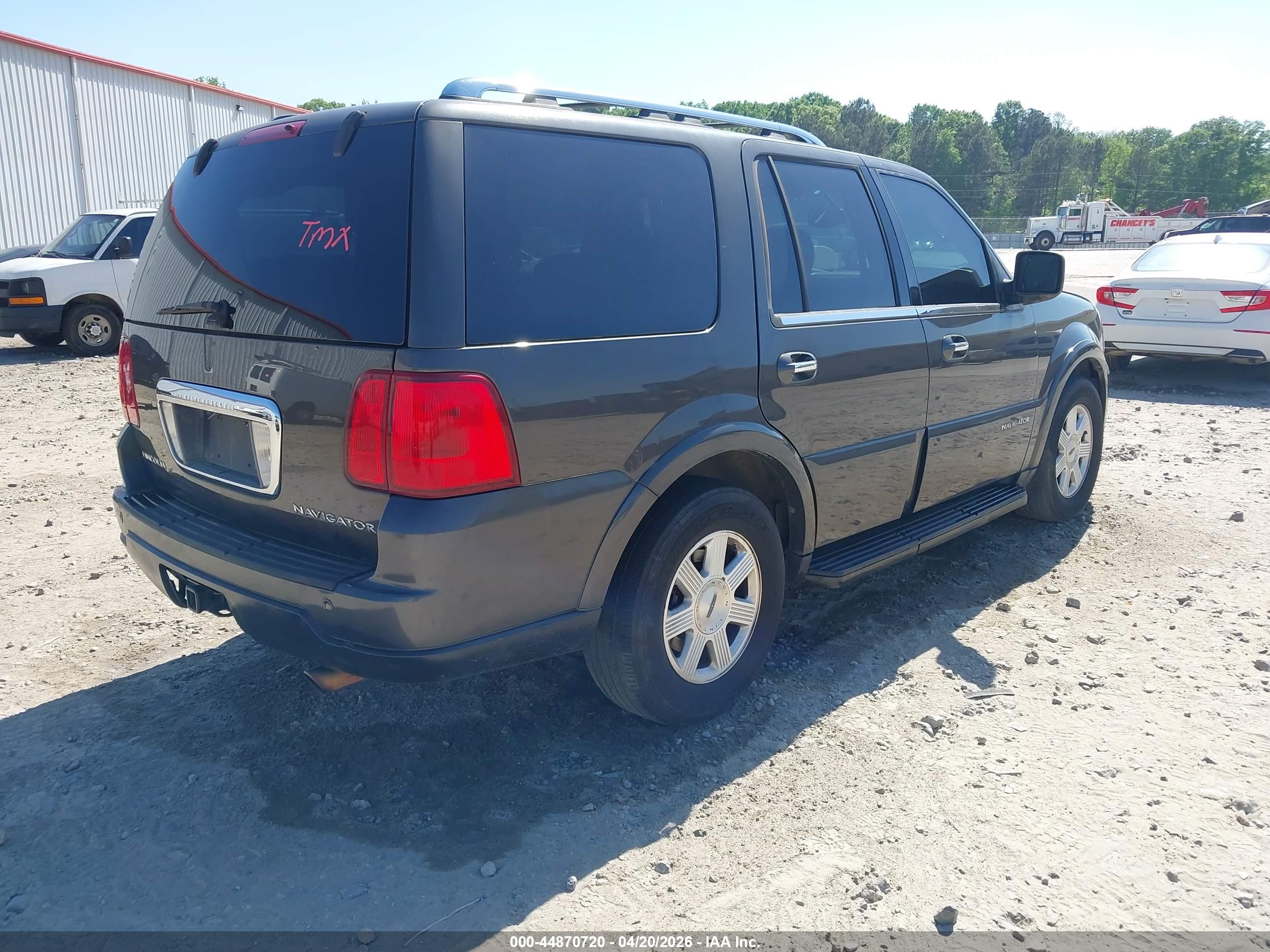 LINCOLN NAVIGATOR image 4
