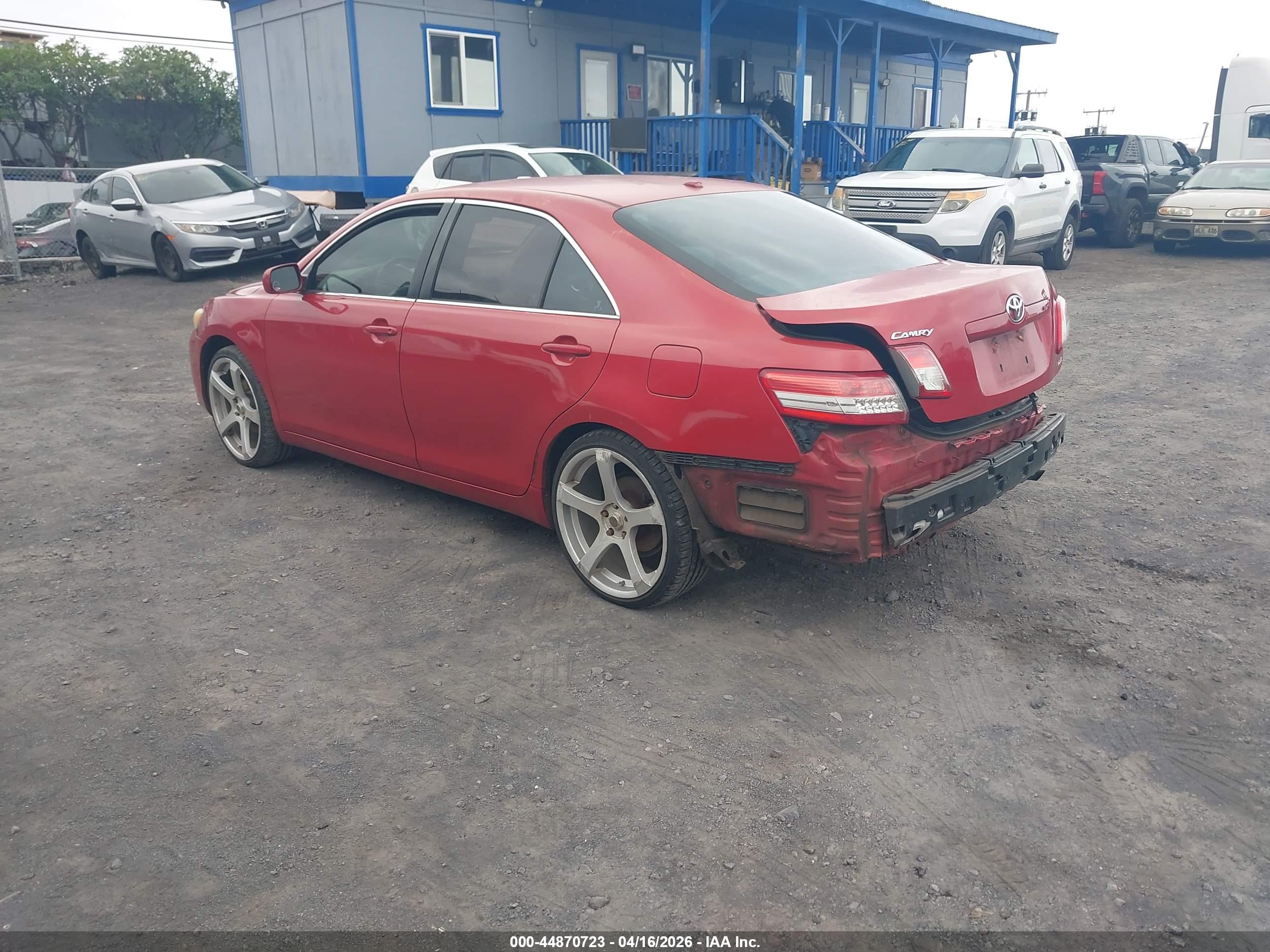 TOYOTA CAMRY image 3