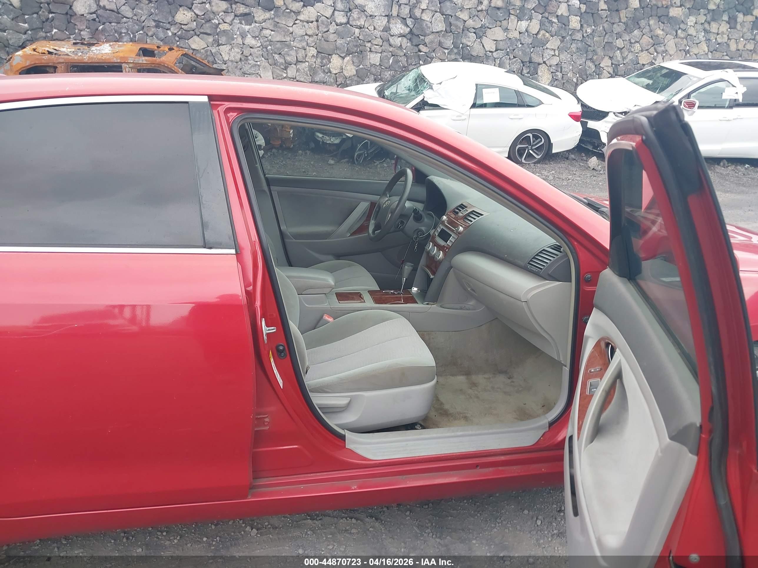 TOYOTA CAMRY image 5