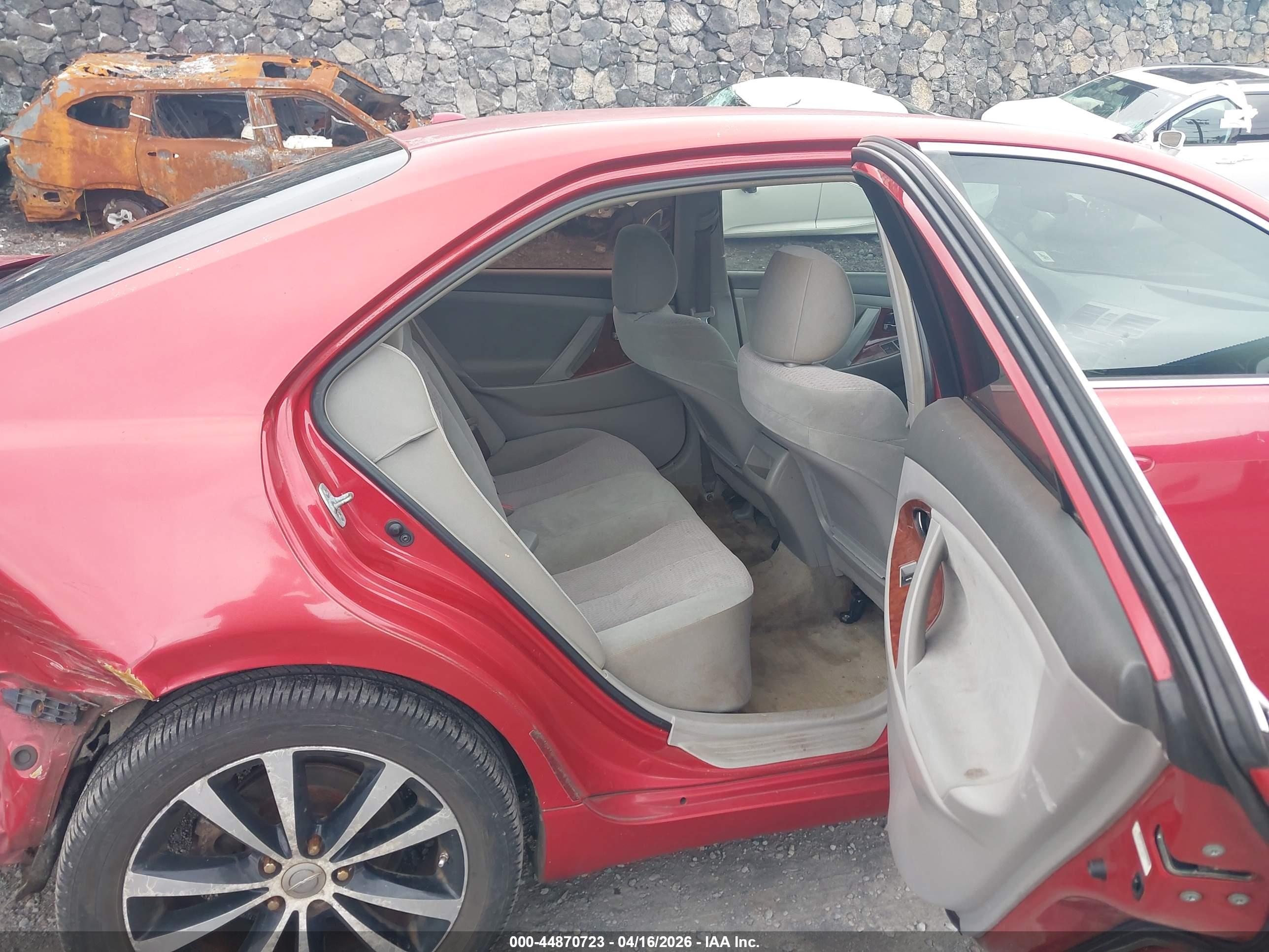 TOYOTA CAMRY image 8