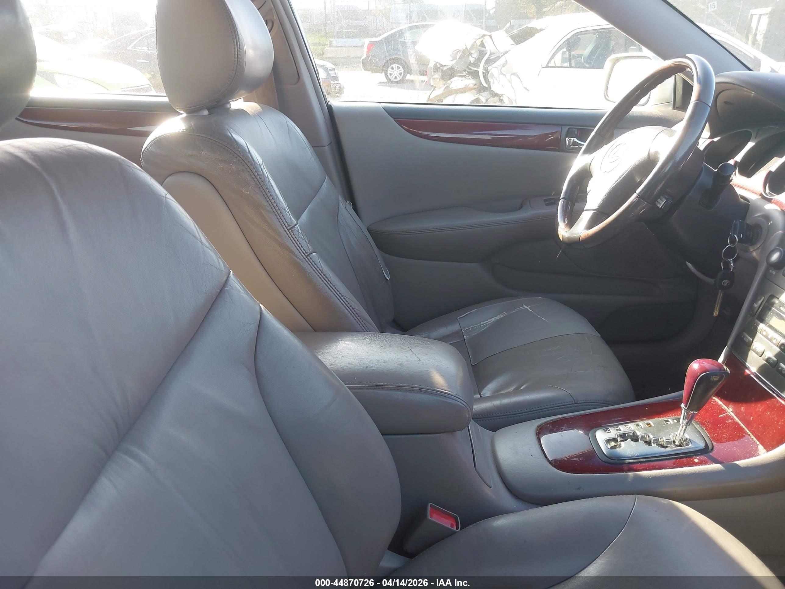LEXUS ES image 5