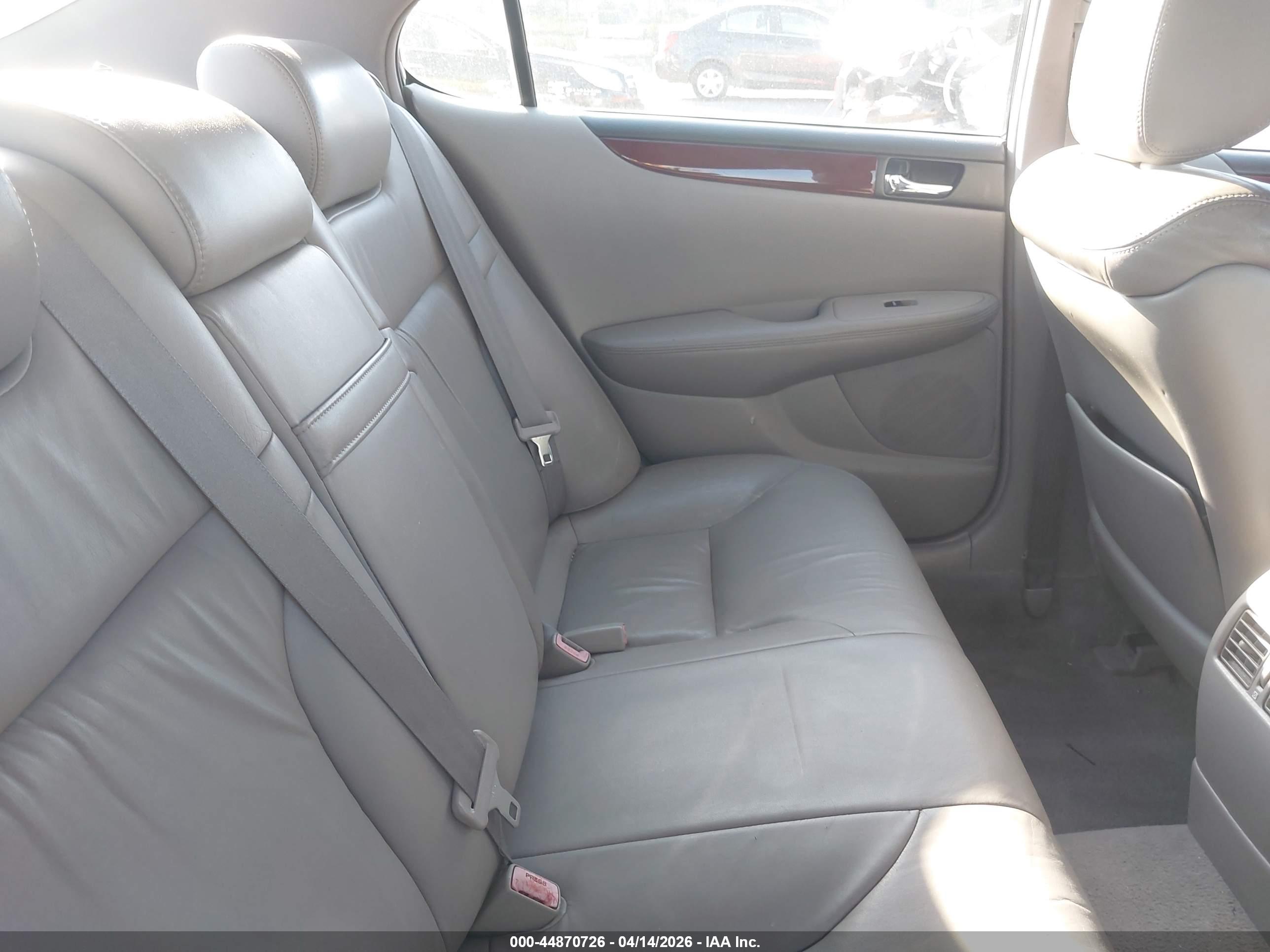LEXUS ES image 8