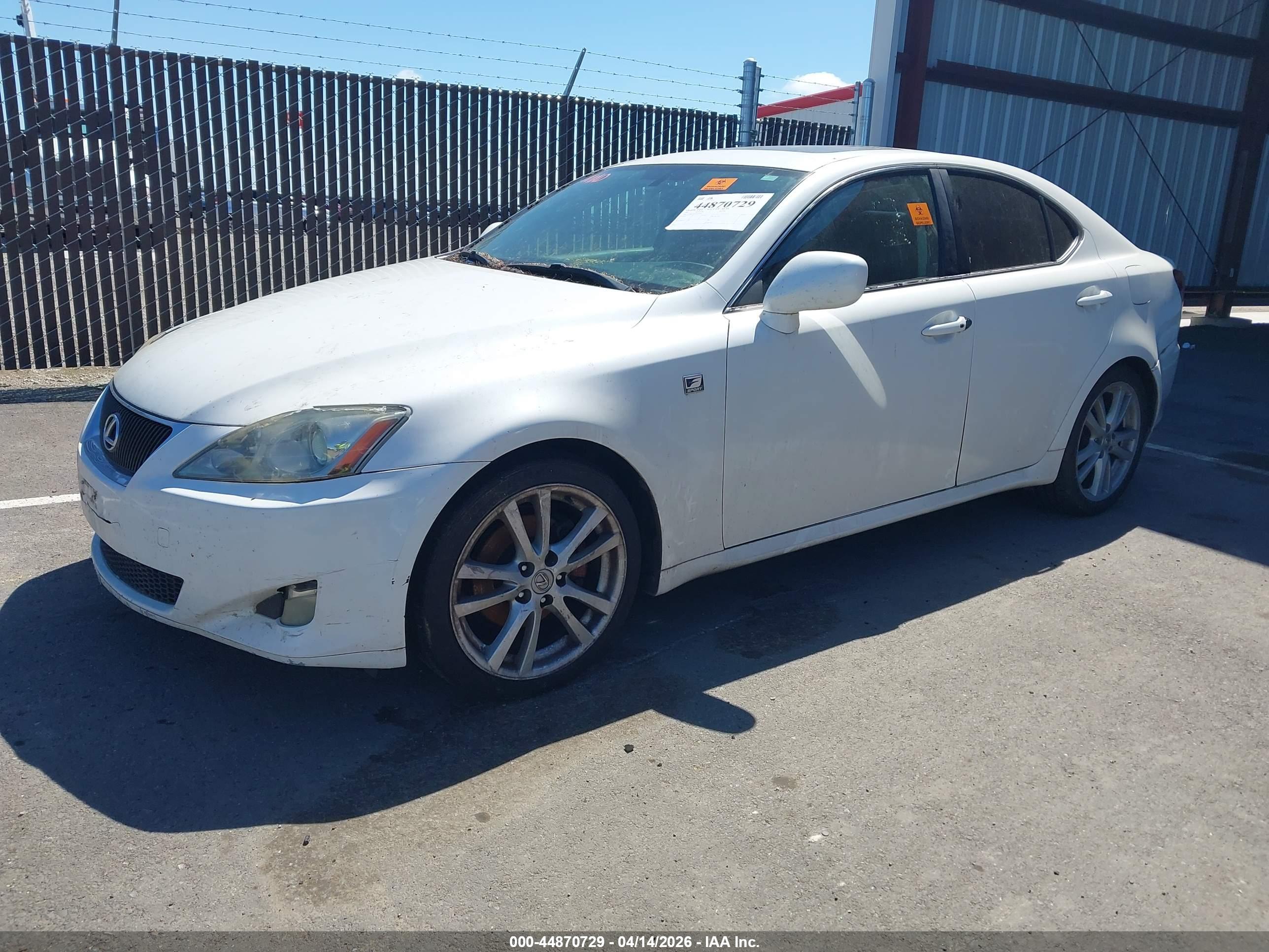 LEXUS IS image 2