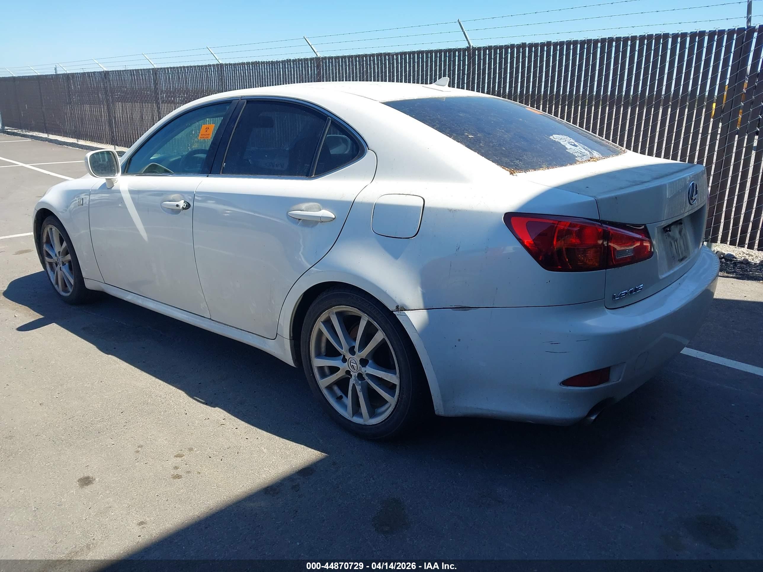 LEXUS IS image 3