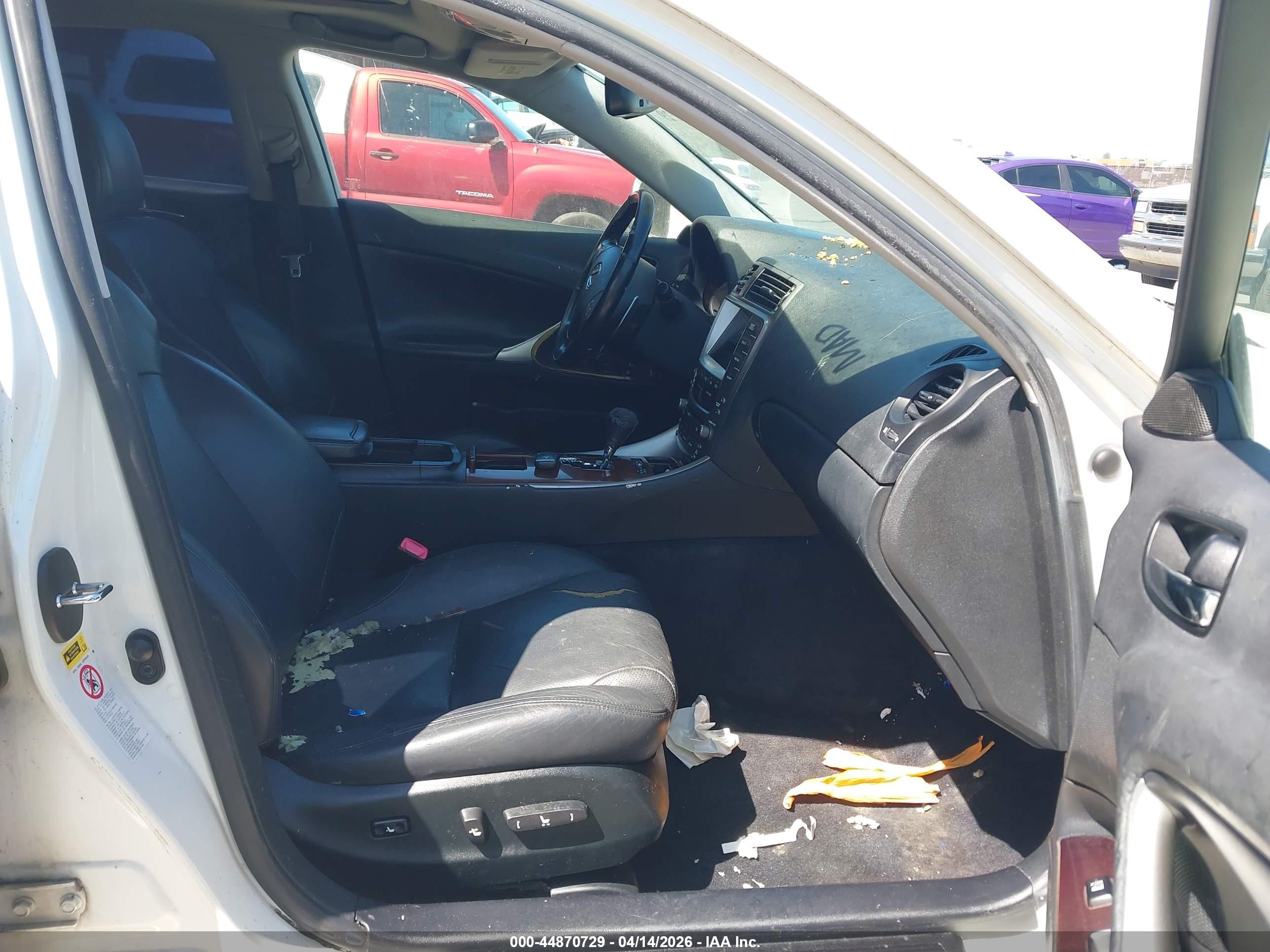 LEXUS IS image 5