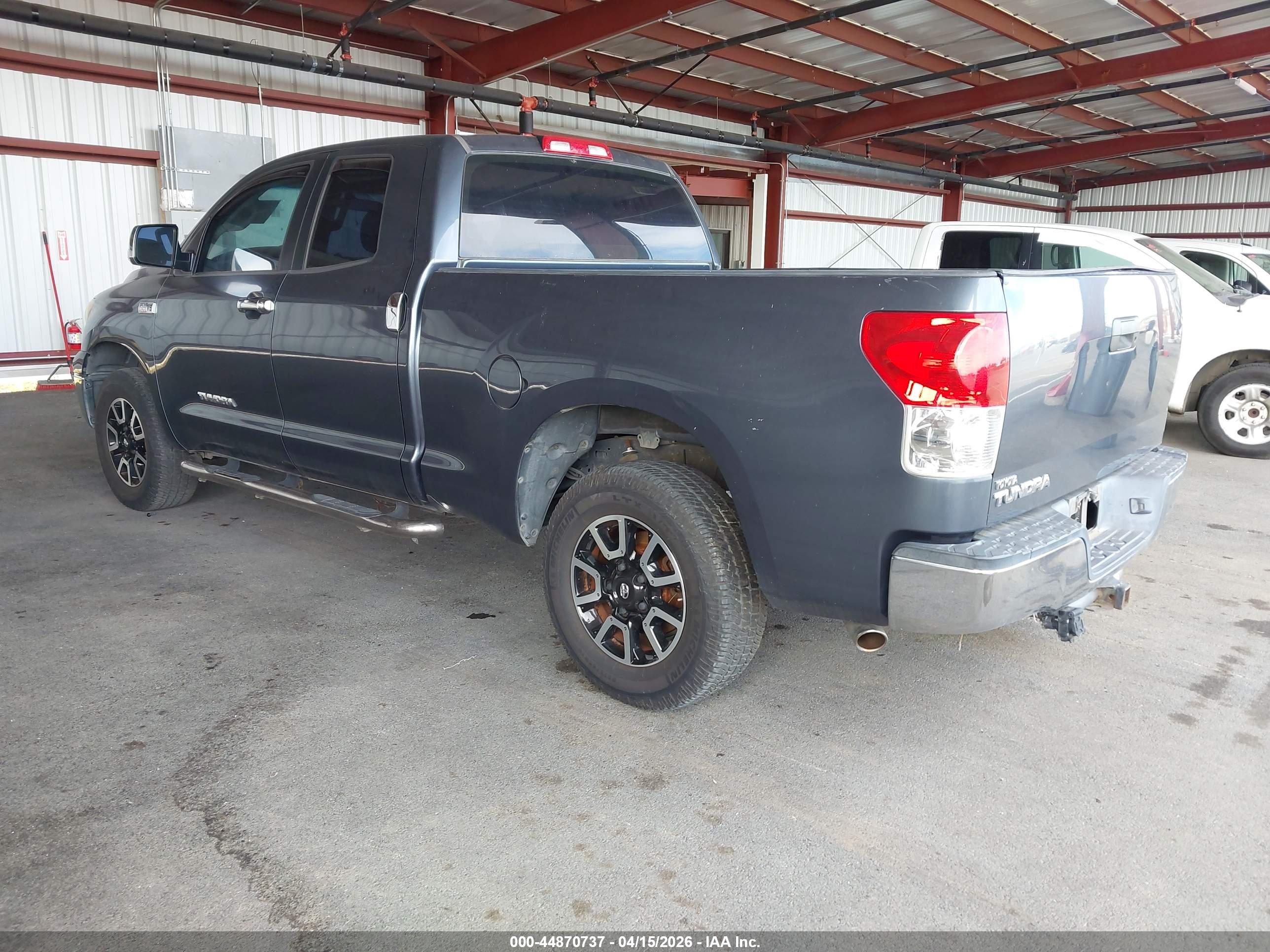 TOYOTA TUNDRA image 3