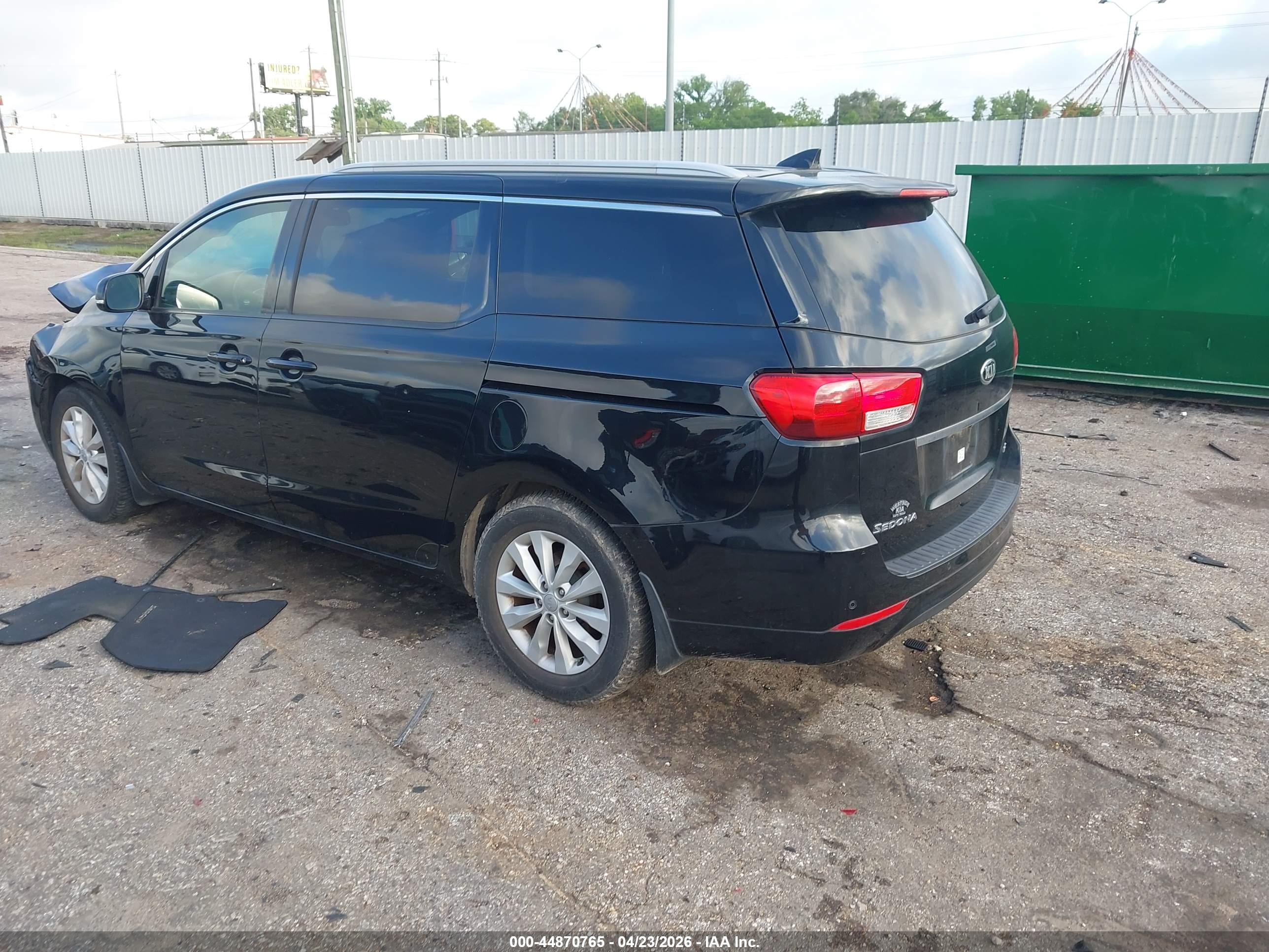 KIA SEDONA image 3