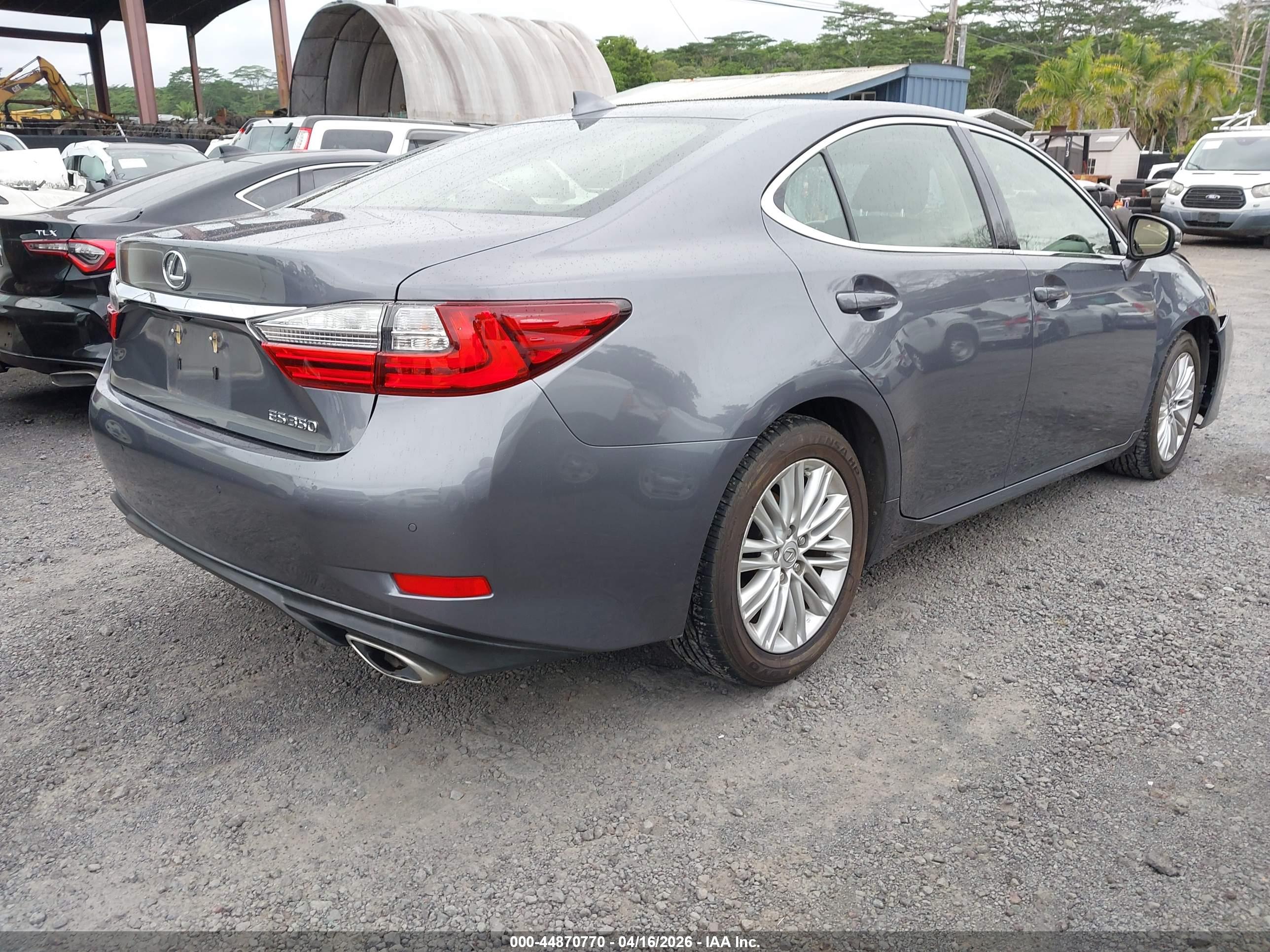 LEXUS ES image 4