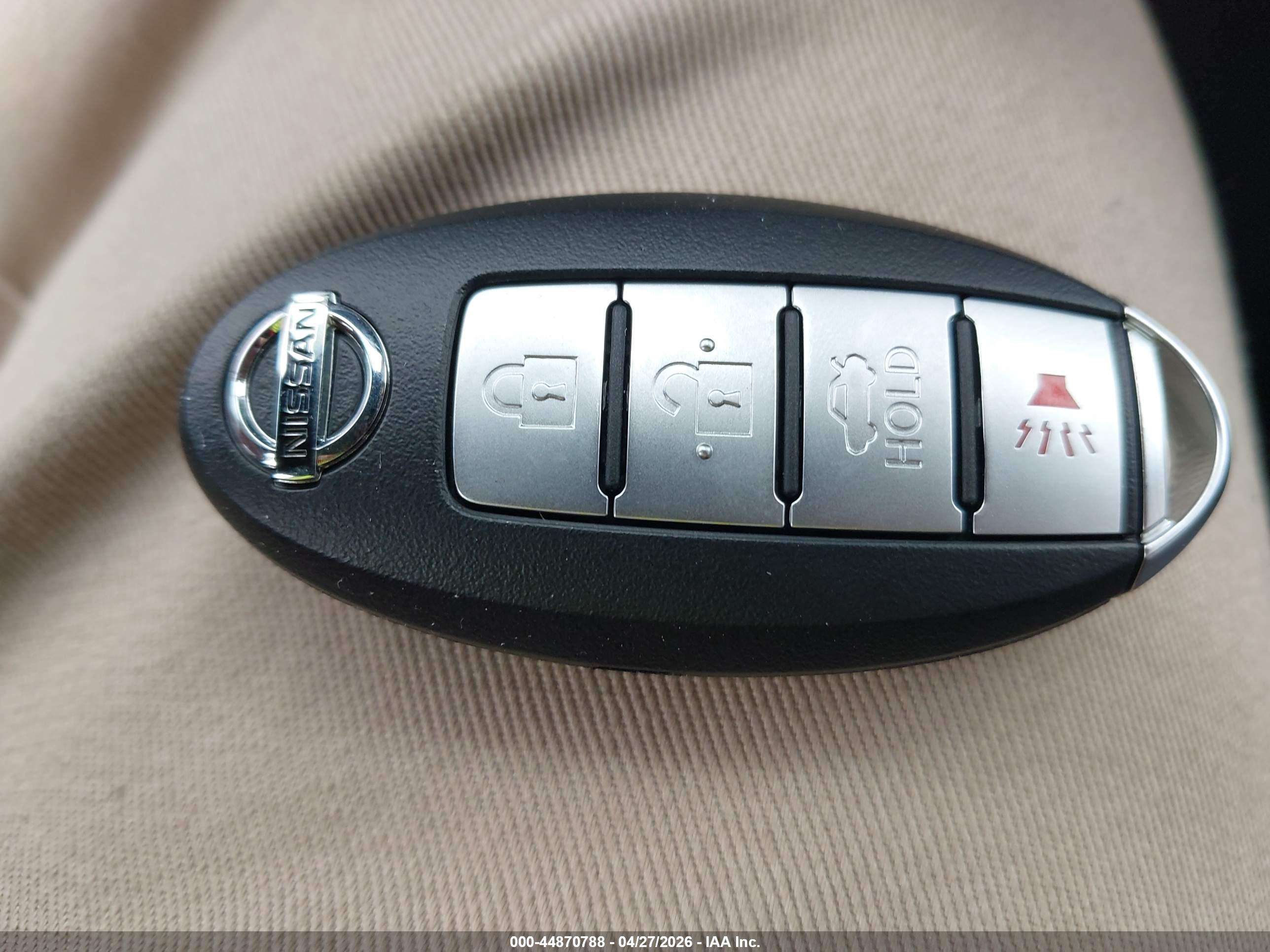 INFINITI QX70 image 11